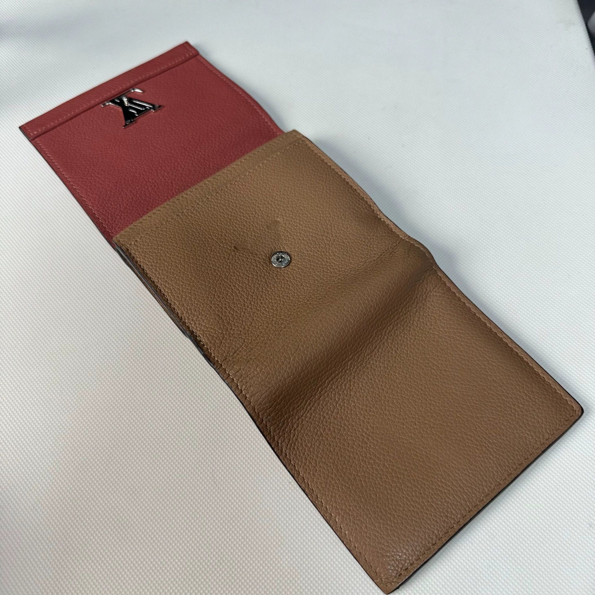 Louis Vuitton LOUIS VUITTON Lockme II Color-Blocked Short Tri Wallet Size ONE SIZE - 4 Thumbnail