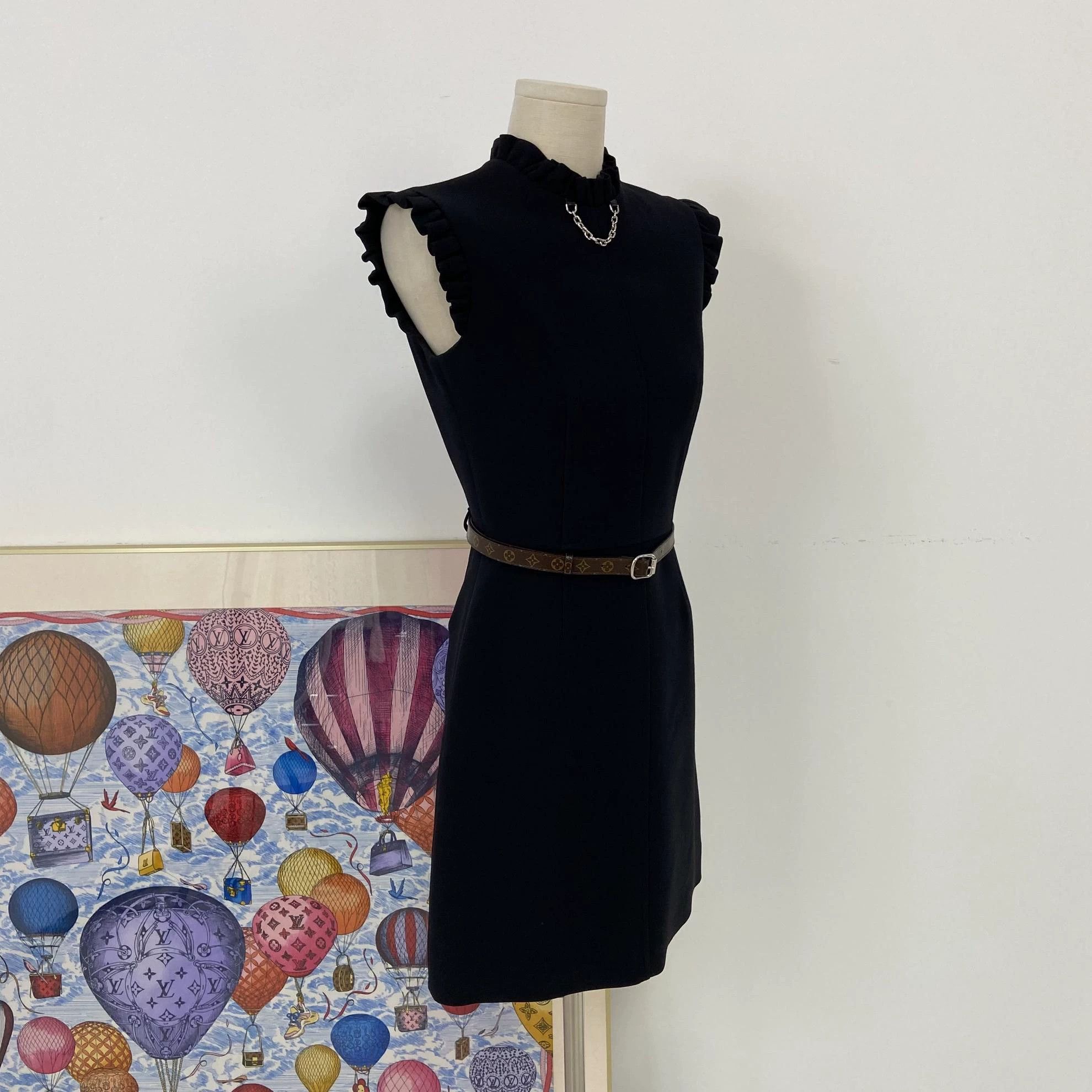 Louis Vuitton Louis Vuitton women's black sleeveless dress 34 Size XS / US 0-2 / IT 36-38 - 5 Thumbnail