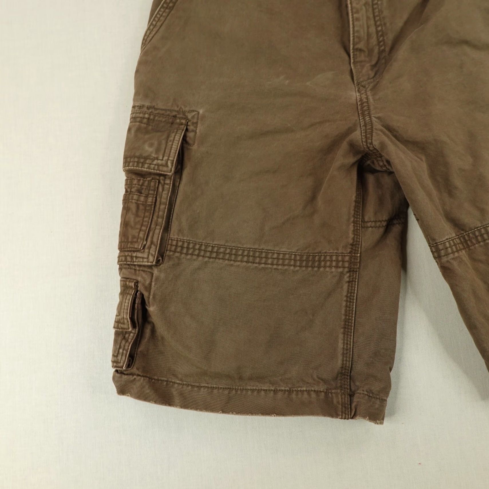 Old Navy VINTAGE Old Navy Cargo Shorts Mens 33 Brown Utility Baggy Y2K Outdoor Size US 33 - 5 Thumbnail