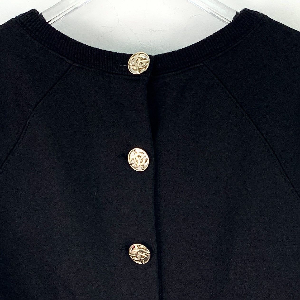 Chanel Chanel Long Sleeve Sweatshirt with Back Button Design K26WX Size M / US 6-8 / IT 42-44 - 5 Thumbnail
