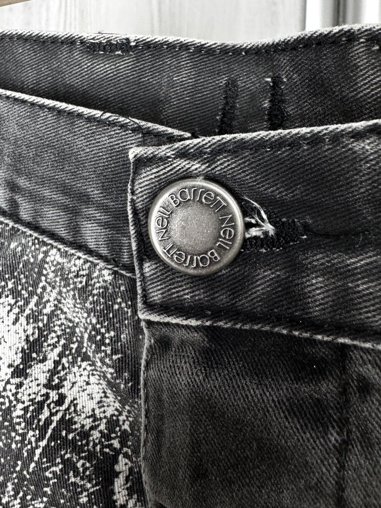 Neil Barrett Neil Barrett faded coated painted denim jeans graphite black Size US 36 / EU 52 - 6 Thumbnail