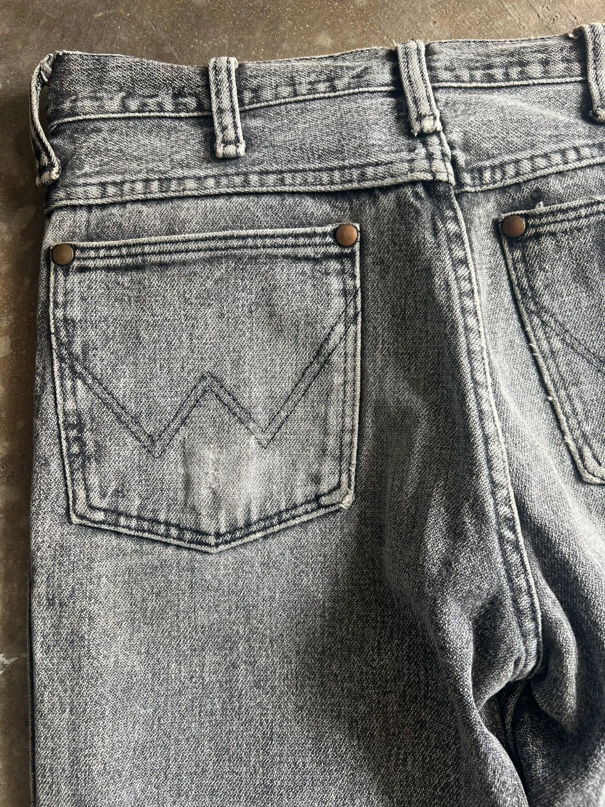 Wrangler VINTAGE WRANGLER GALACTIC WASH DISTRESSED DENIM JEANS Size US 28 / EU 44 - 16 Thumbnail