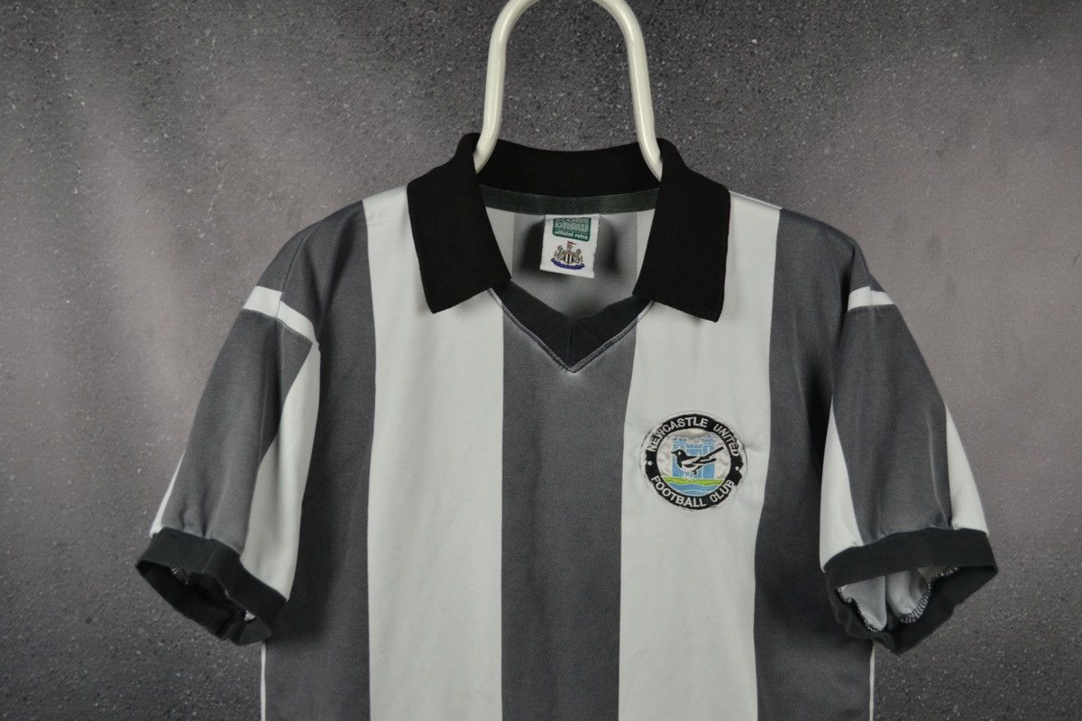 Vintage Newcastle United Home Football Shirt Retro Soccer Score Draw Size US M / EU 48-50 / 2 - 3 Thumbnail