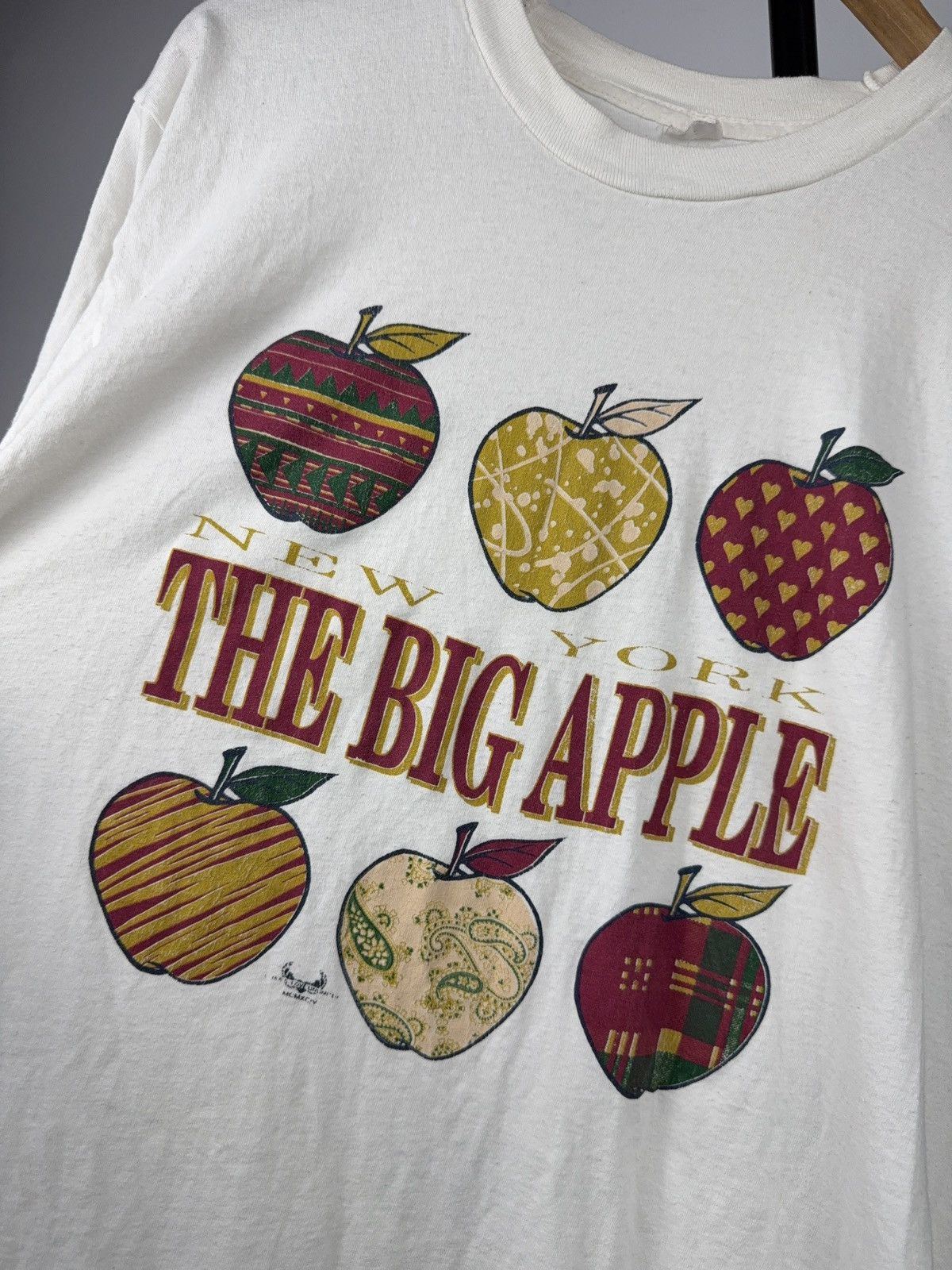 Vintage Vintage 1995 New York Big Apple Graphic Tourist T Shirt Size US L / EU 52-54 / 3 - 8 Thumbnail