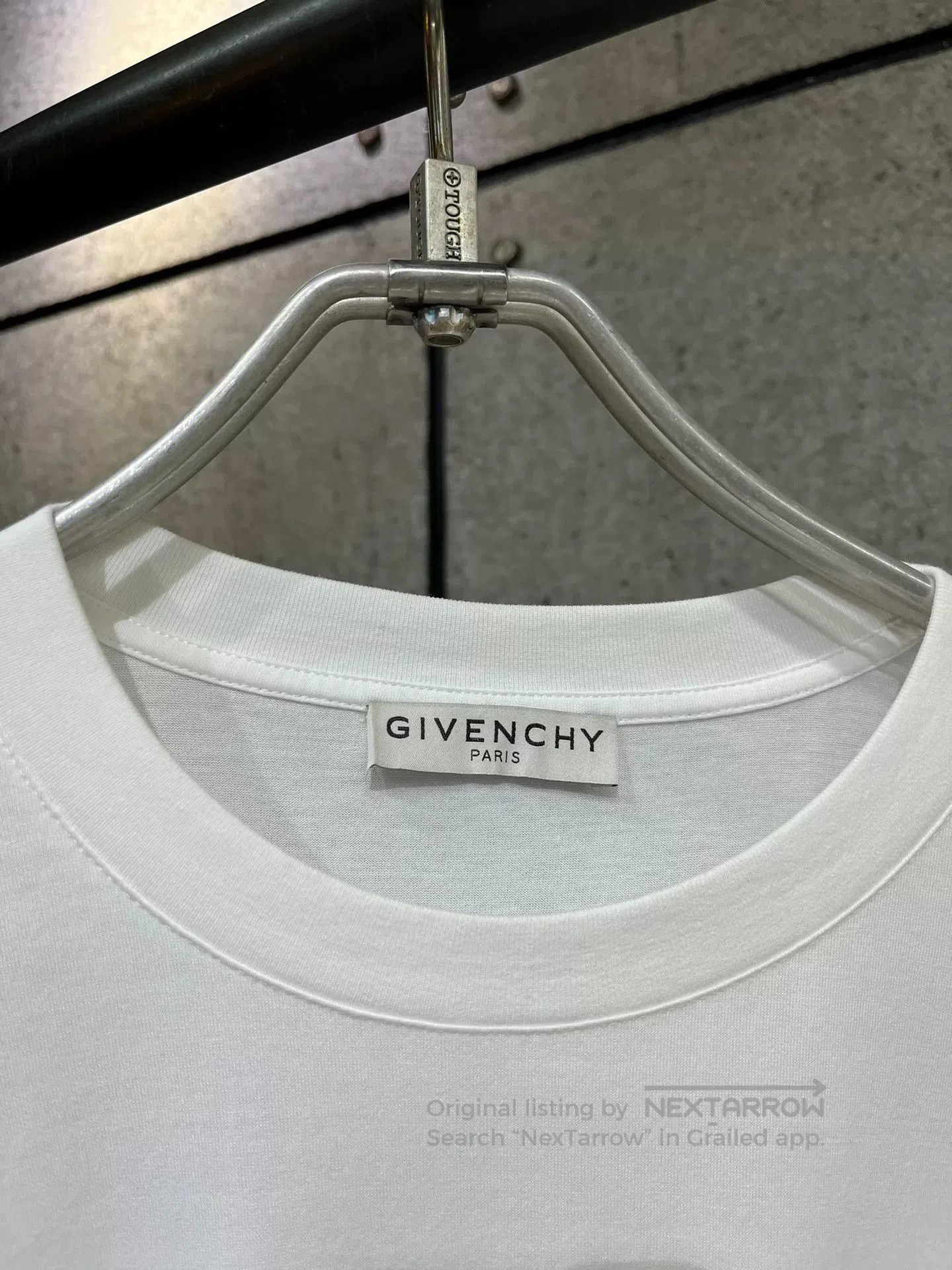 Givenchy Givenchy White Letter Short-Sleeve XL. Size US XL / EU 56 / 4 - 2 Thumbnail