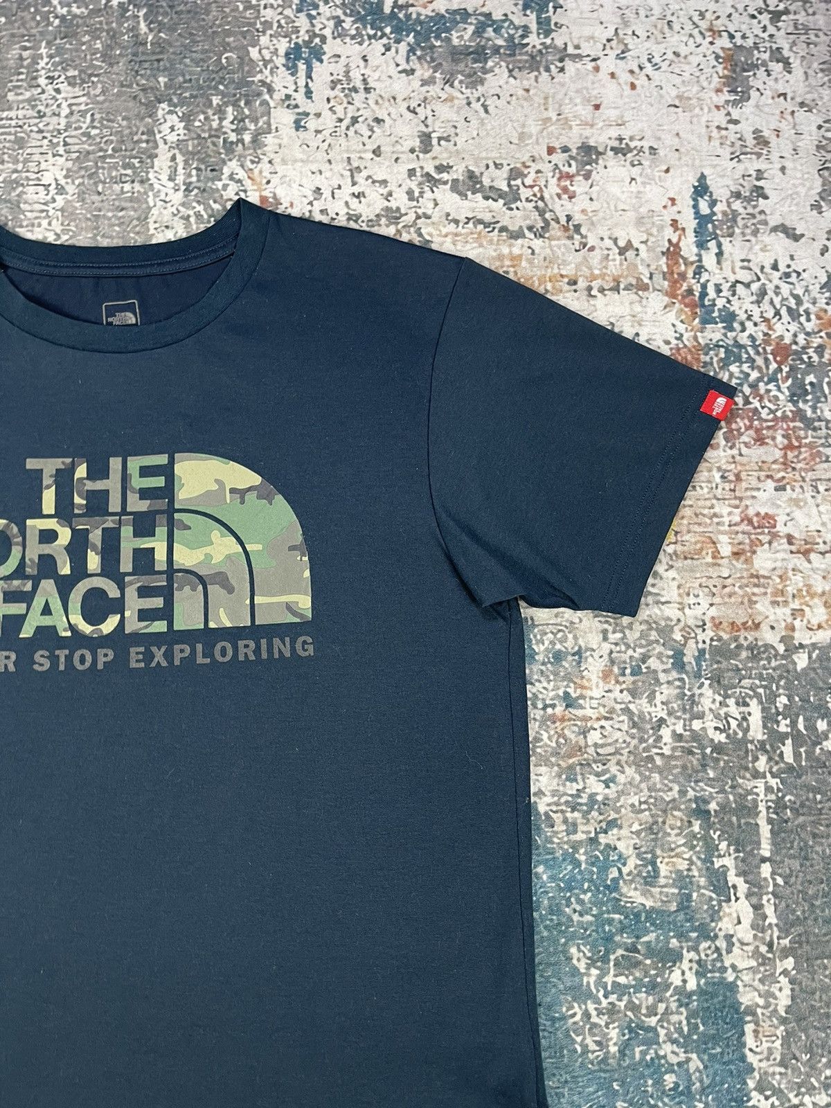 The North Face The North Face Camo Big Logo Short Sleeve Shirt Size US M / EU 48-50 / 2 - 2 Thumbnail