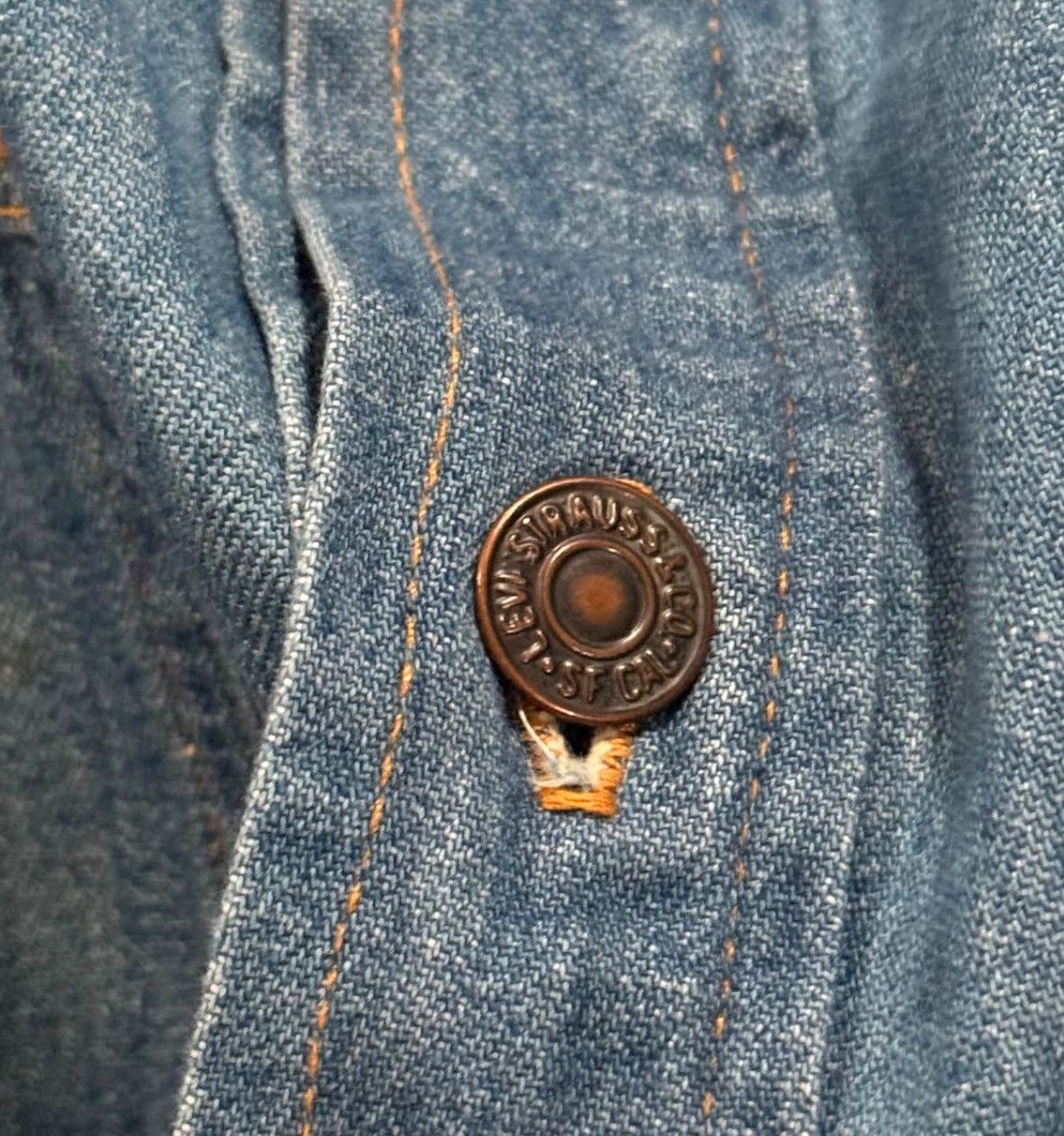 Levi's × Vintage Vintage Levis Denim Button Down Shirt (Size M) Size US M / EU 48-50 / 2 - 3 Thumbnail