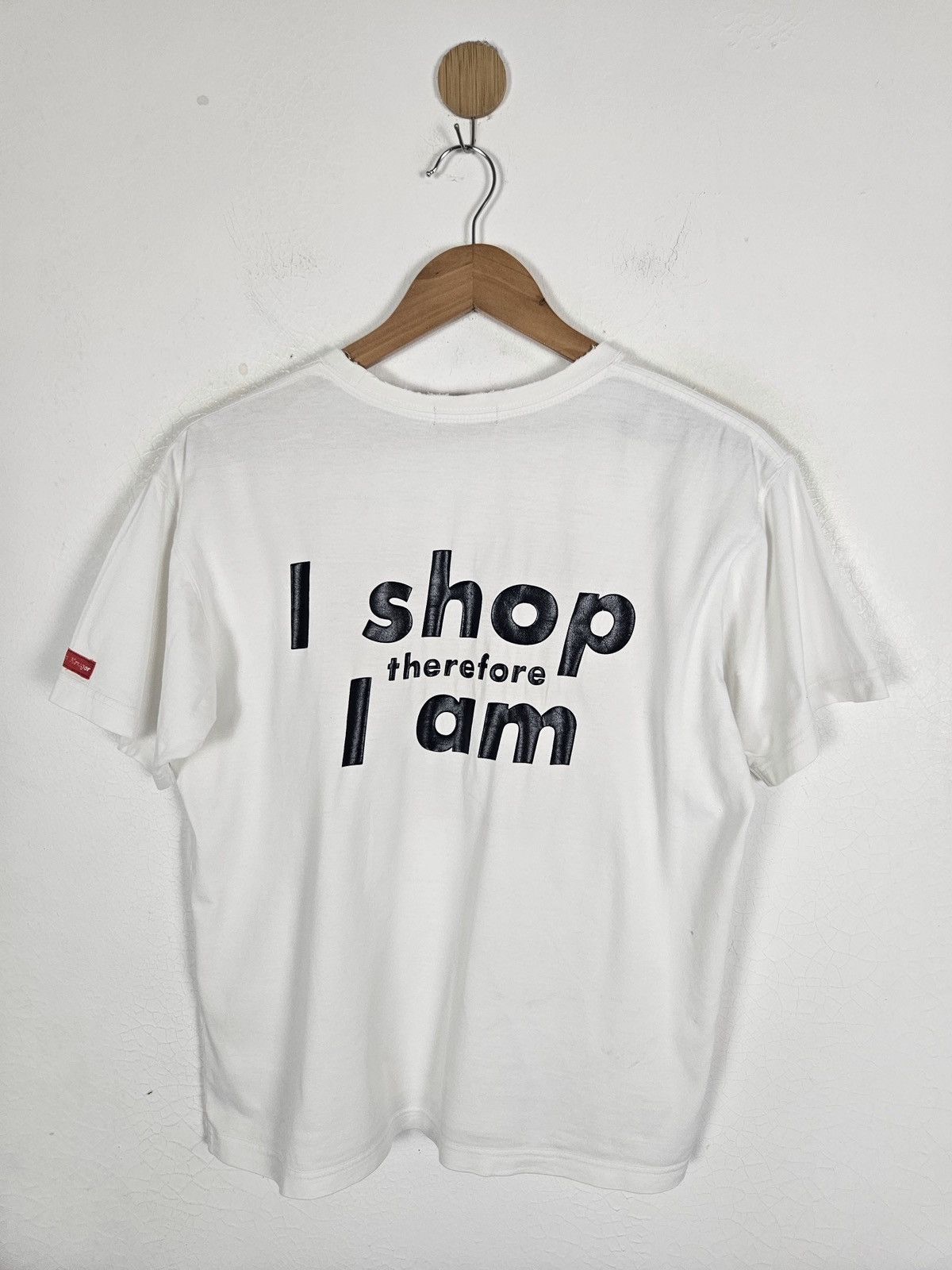 Barbara Kruger Barbara Kruger I Shop Therefore I Am shirt Size US M / EU 48-50 / 2 - 2 Thumbnail