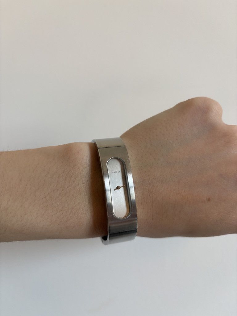 Gucci Gucci 2400S silver bangle watch Size ONE SIZE - 3 Thumbnail