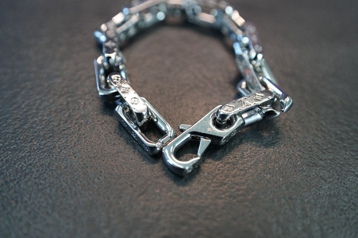Louis Vuitton Louis Vuitton Monogram Chain Bracelet Size ONE SIZE - 3 Thumbnail