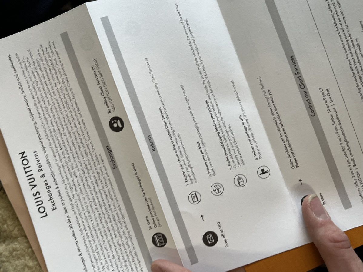 Label Stockx Ups Drop Off Supreme Box Logo Hooded Sweatshirt (FW17)