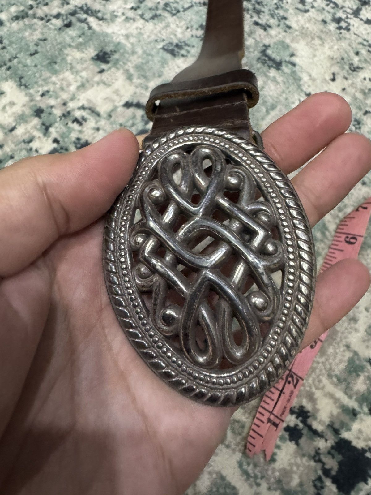 Leather 90s SILVER TONE BELT BUCKLD OVAL CELTIC MEDIEVAL RARE Size 34 - 3 Thumbnail