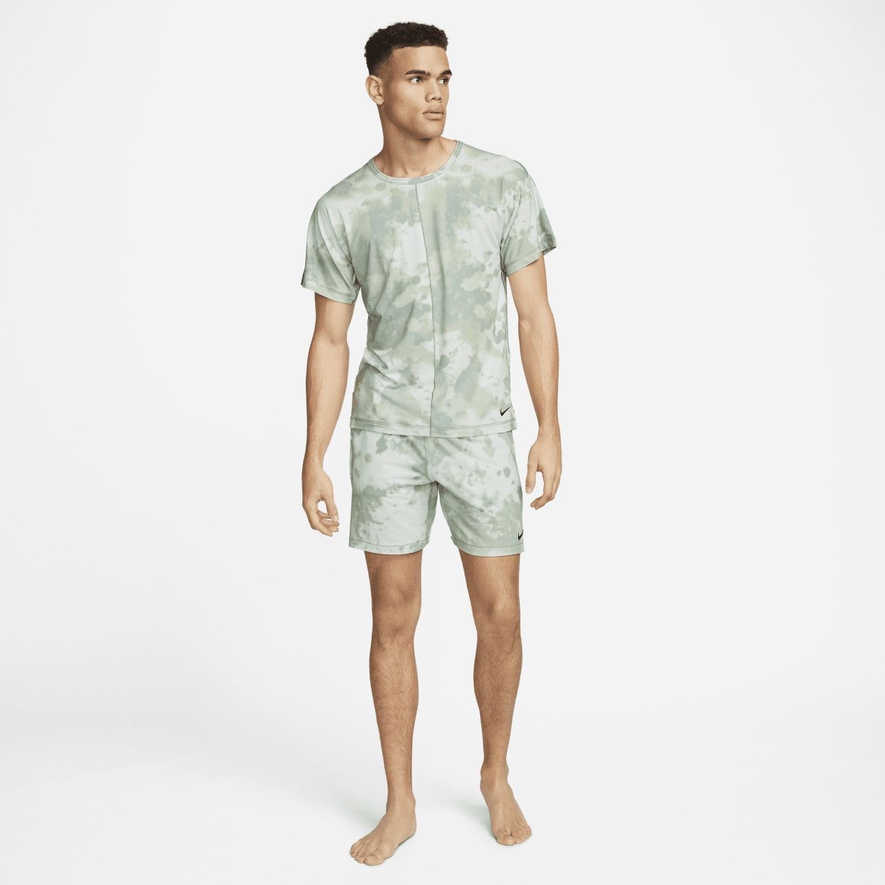 Nike Nike Dri-FIT Men's Print Short-Sleeve Yoga Top DX0922-330 Size US L / EU 52-54 / 3 - 15 Thumbnail
