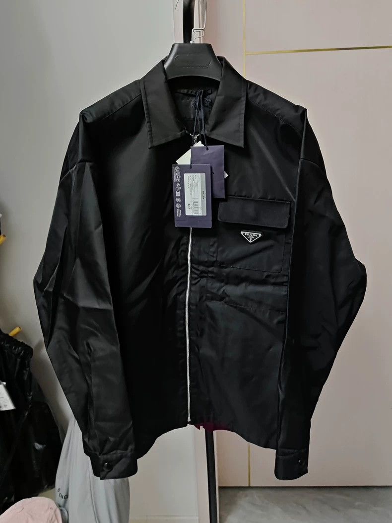 Prada PRADA25 SS Metal Triangle Badge Zip Closure Lapel Long Slee Size US S / EU 44-46 / 1 - 1 Thumbnail