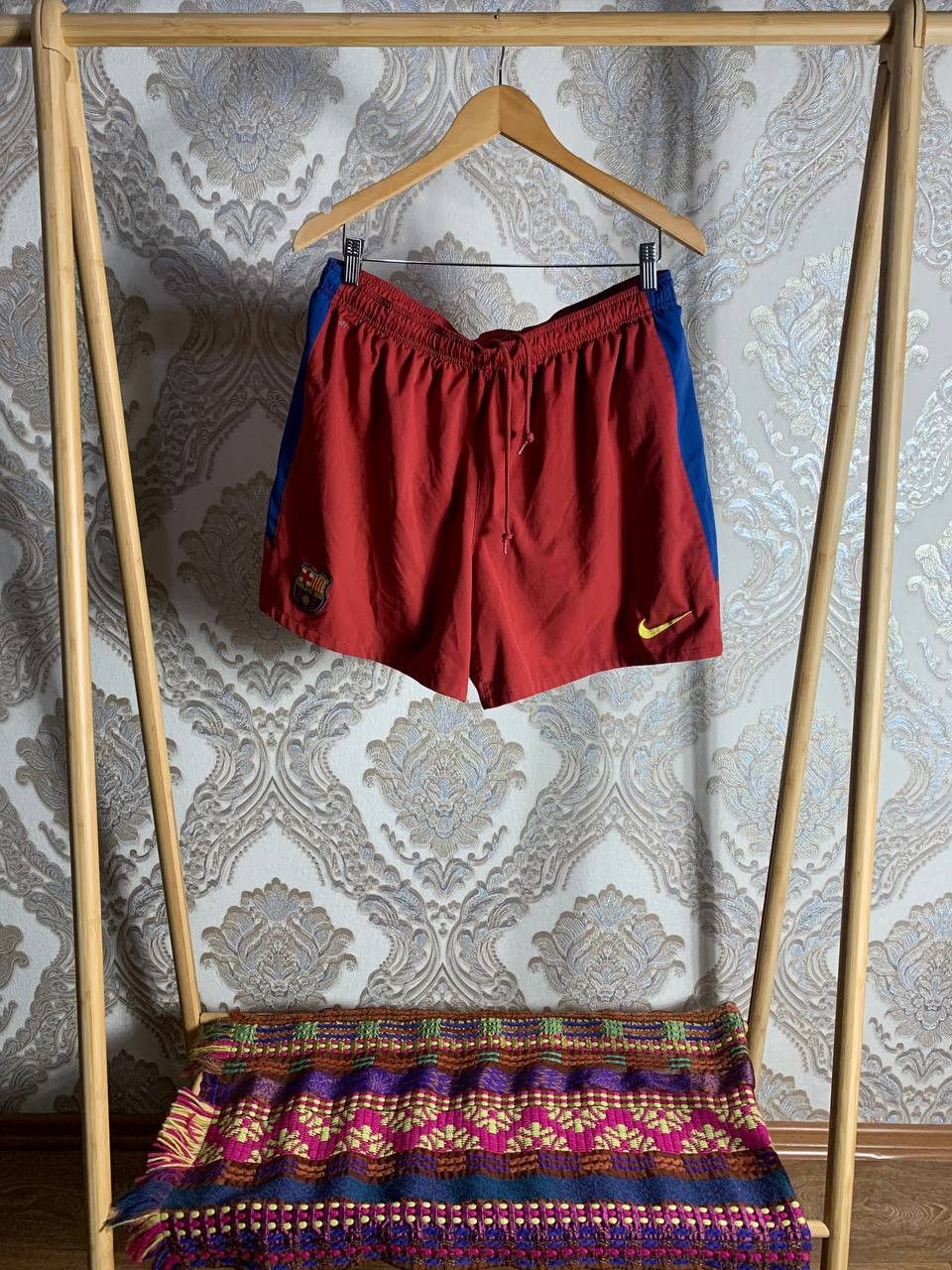 Nike Vintage Nike FC Barcelona Spain Soccer Jersey Shorts Y2K 90s Size US XL / EU 56 / 4 - 1 Thumbnail