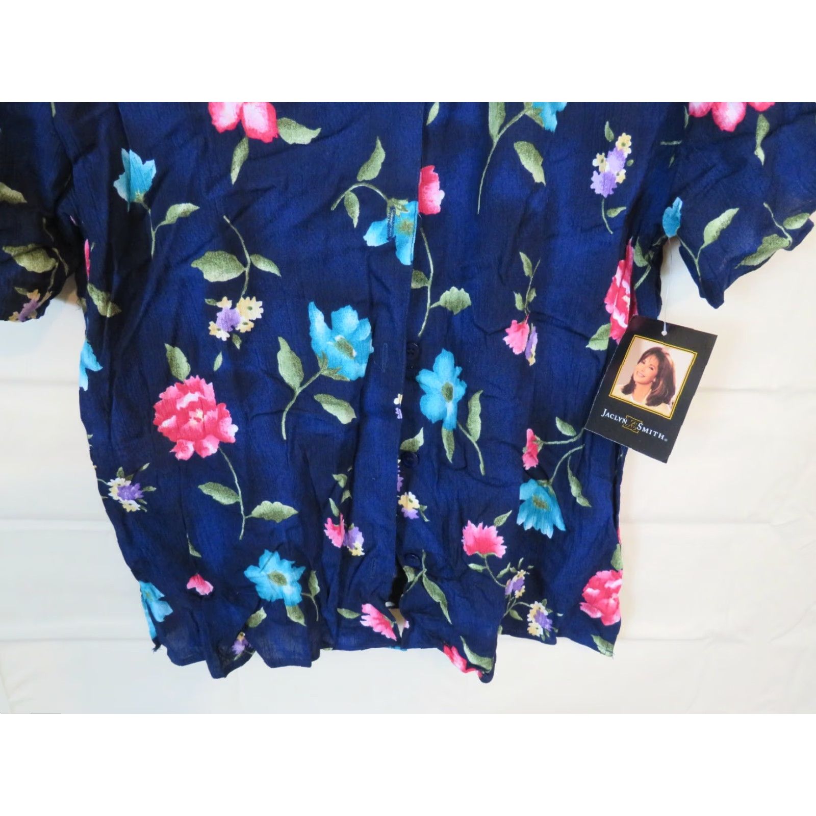 Vintage VINTAGE Jaclyn Smith Shirt Blue White Pink Flower Medium Adult Large Blue Jaclyn Smith Shirt Women’s Size L / US 10 / IT 46 - 2 Thumbnail