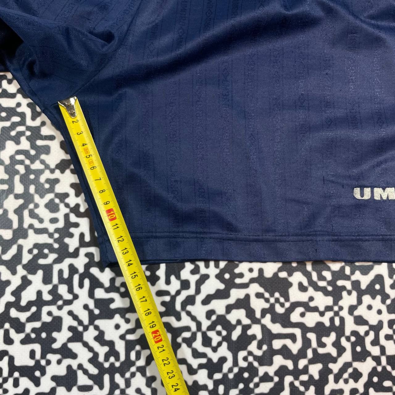 Umbro Vintage 90s Umbro Monogram Casual Sport Retro Shorts Size US 36 / EU 52 - 10 Thumbnail