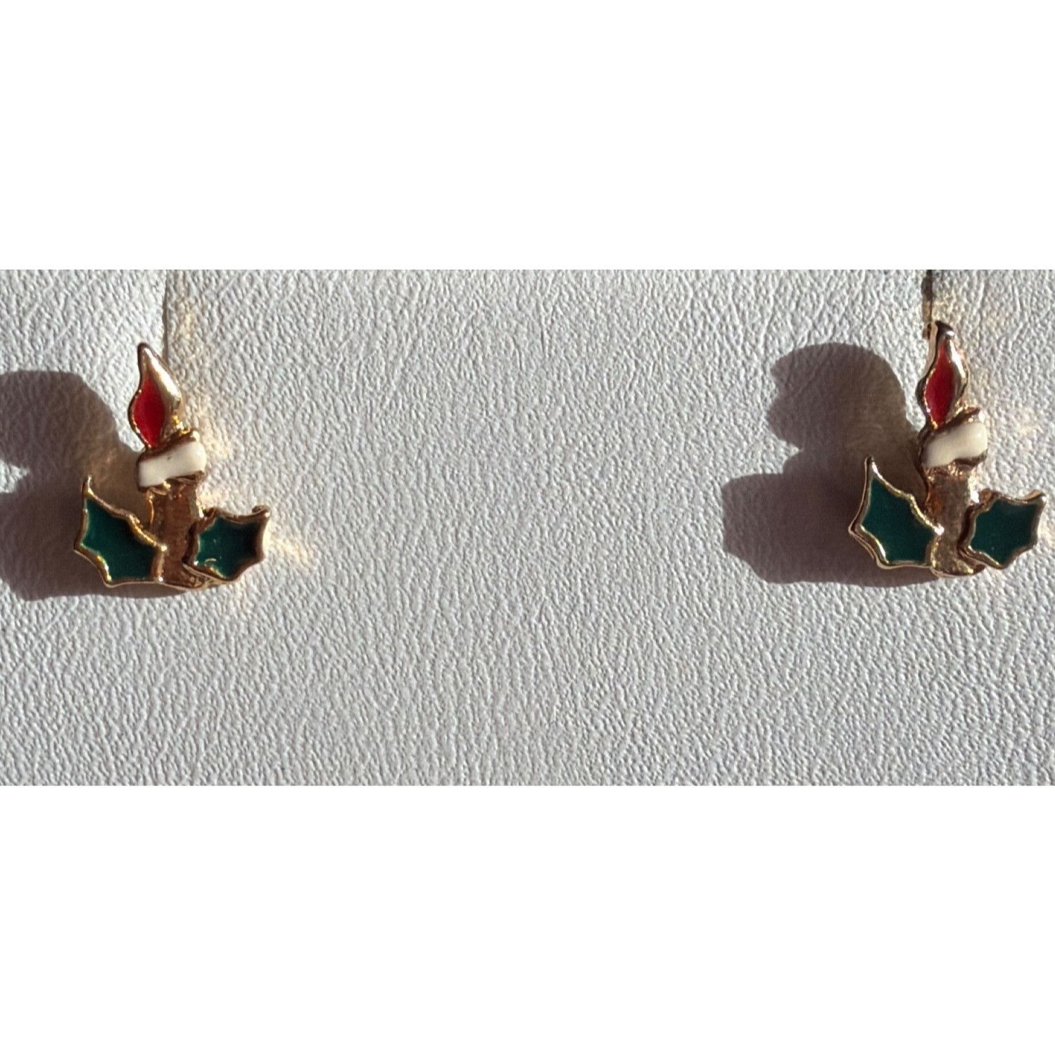Other Vintage Christmas Candle Holly Stud Earrings Gold Tone Ename Size ONE SIZE - 1 Thumbnail