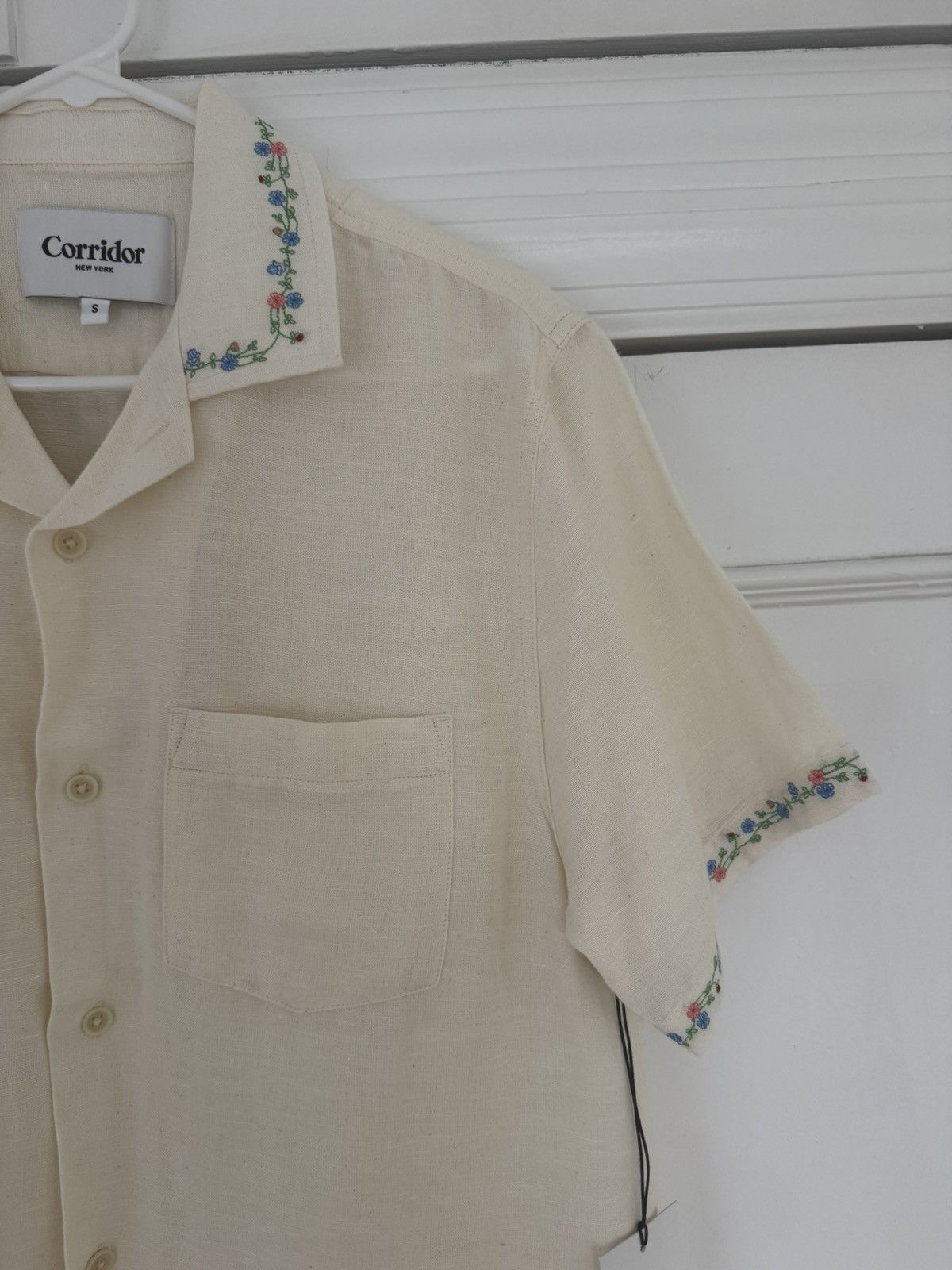 Corridor Corridor Spring Bouquet Vacation Shirt Small NWT Embroidered Size US S / EU 44-46 / 1 - 4 Thumbnail