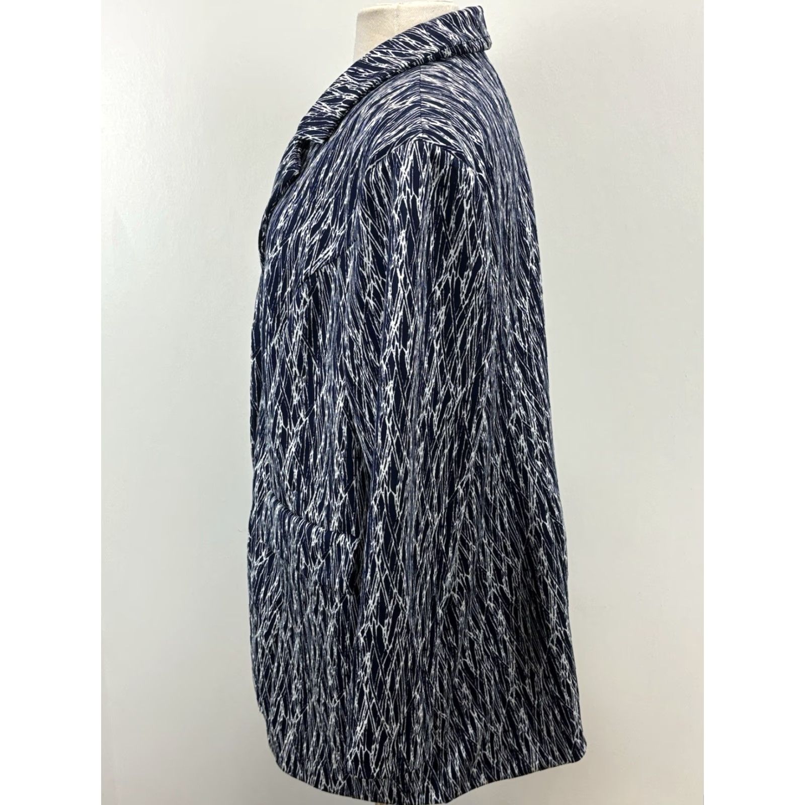 Avenue VINTAGE? No — Avenue Blazer Jacket 22/24 Plus Women’s Blue White Duster Long Sleeve Mid-Length Career Blazer Womens Blue 22/24 Avenue Size 3XL / US 20-22 - 2 Thumbnail