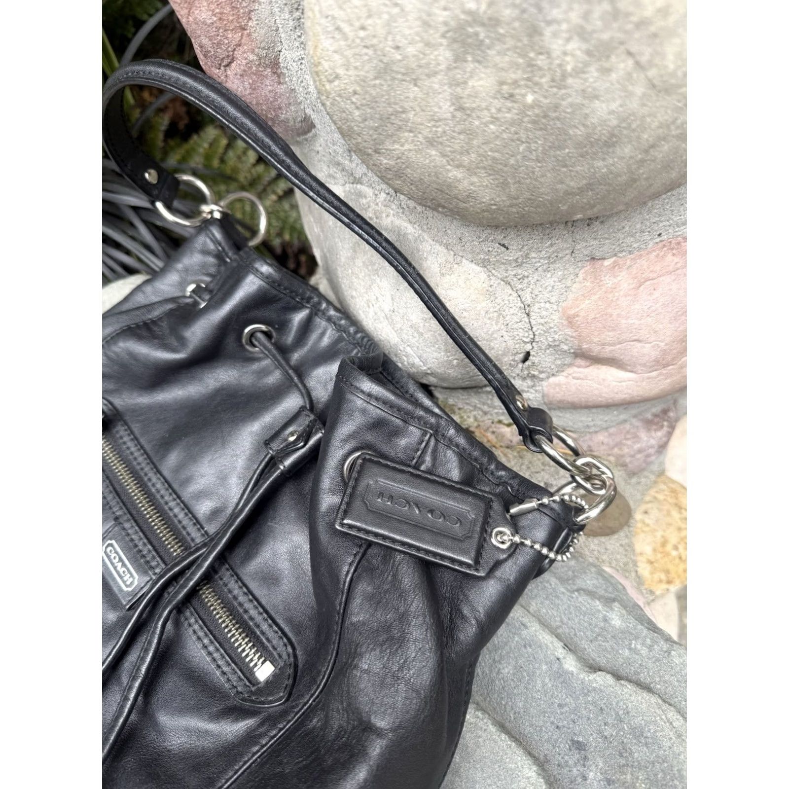 Coach Coach Women Black Leather Drawstring Shoulder Bag Purse Size ONE SIZE - 3 Thumbnail