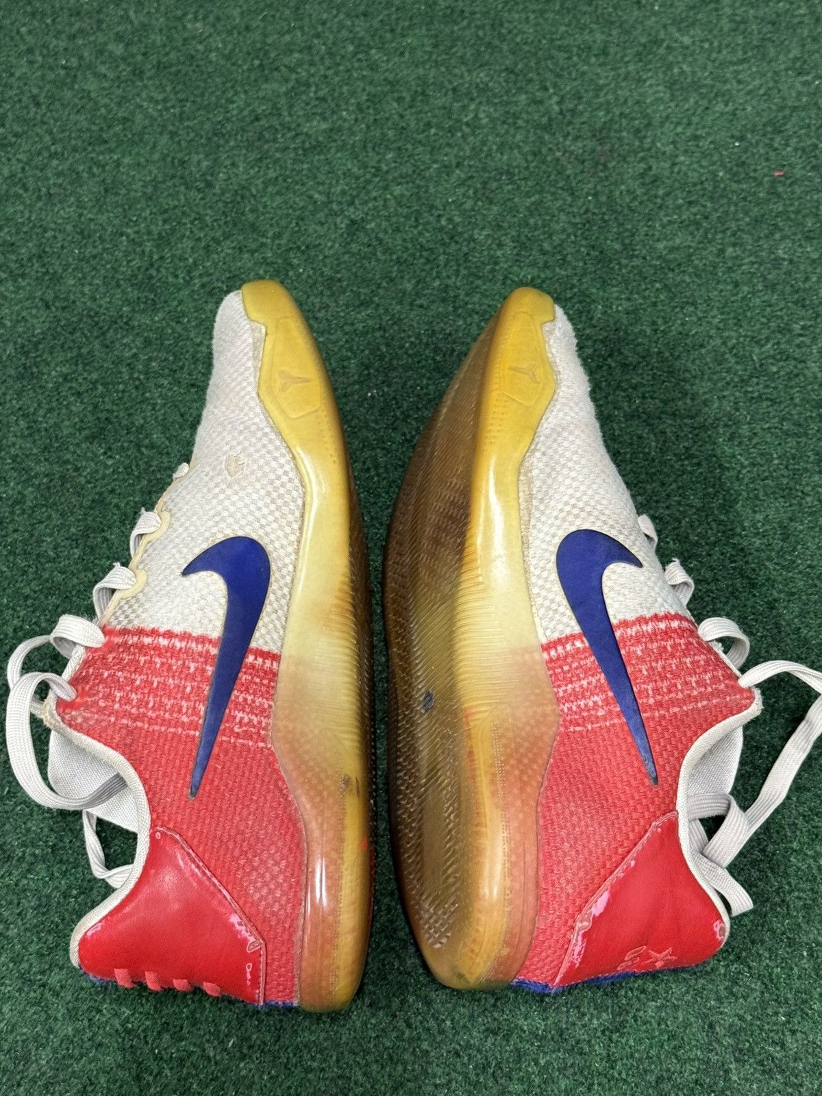 Nike Nike Kobe 11 Elite Low USA 822945-184 Size US 7 / EU 40 - 4 Thumbnail