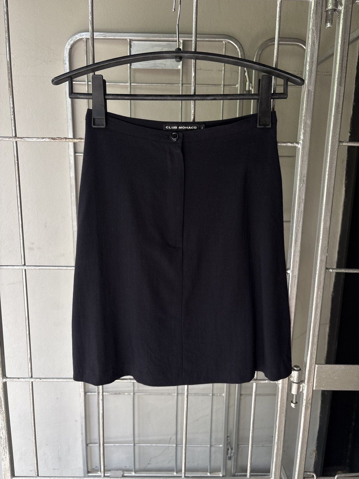 Club Monaco Club monaco black skirt Size 27" / US 4 / IT 40 - 1 Thumbnail