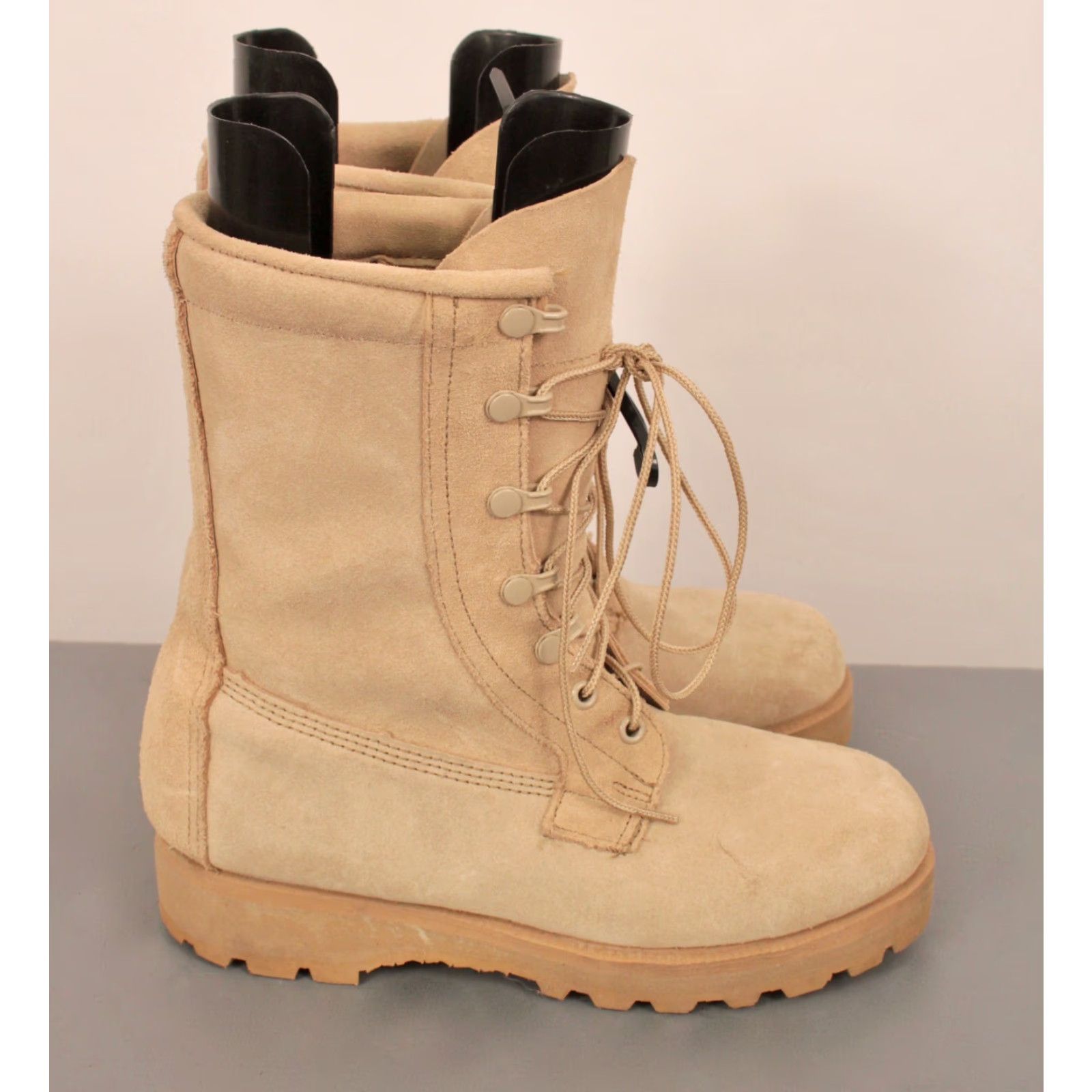 Vintage VINTAGE US Army Desert Boots Mens Boots Desert Beige Suede 6 R Army Combat Hot Weather Shoes Size US 6 / EU 39 - 5 Thumbnail