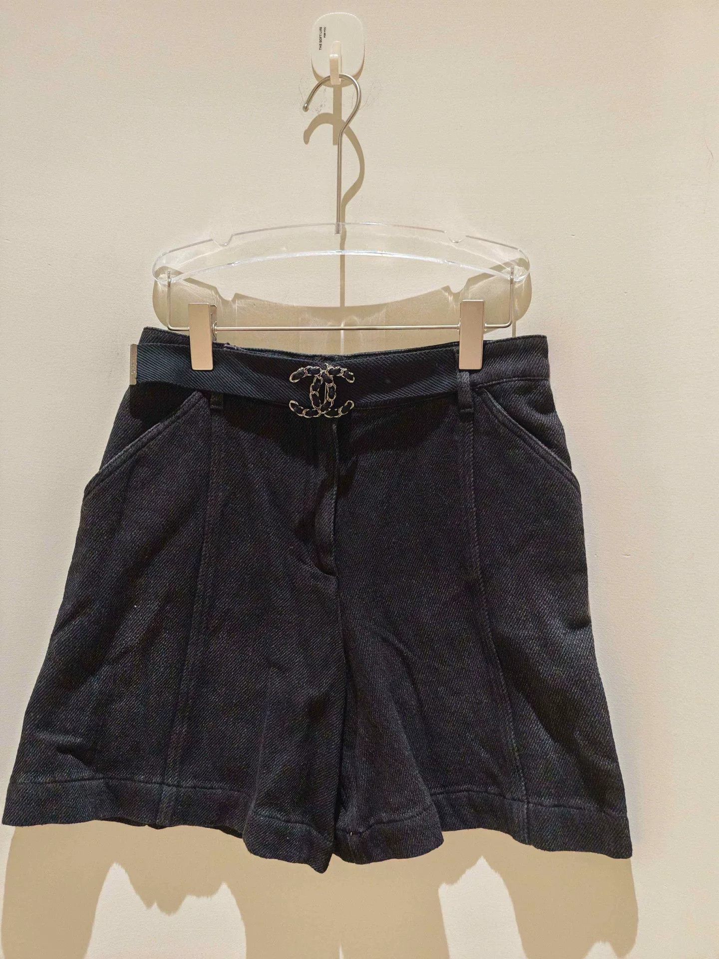 Chanel Chanel Black Denim Casual Shorts Size 34" / US 12 / IT 48 - 1 Thumbnail