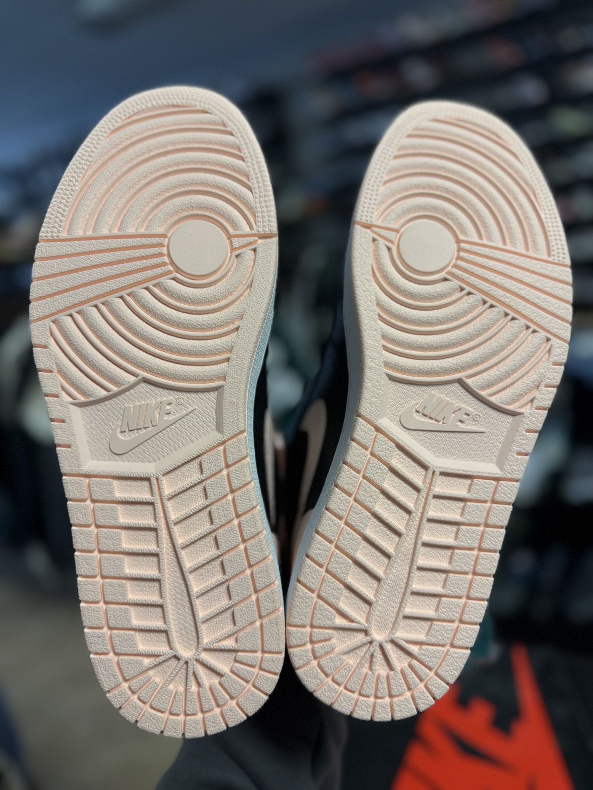 Jordan Brand × Nike Jordan 1 High OG Black Crimson Tint Size 11.5 New 2019 Size US 11.5 / EU 44-45 - 12 Thumbnail