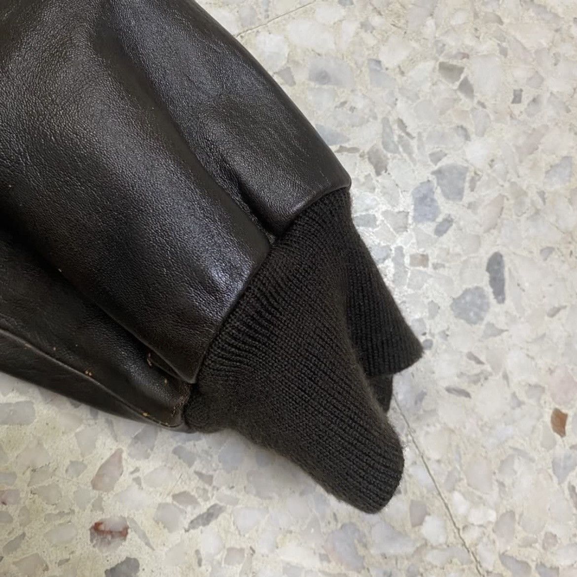 Vintage Vintage 90s Army Leather Jacket Size US XL / EU 56 / 4 - 5 Thumbnail
