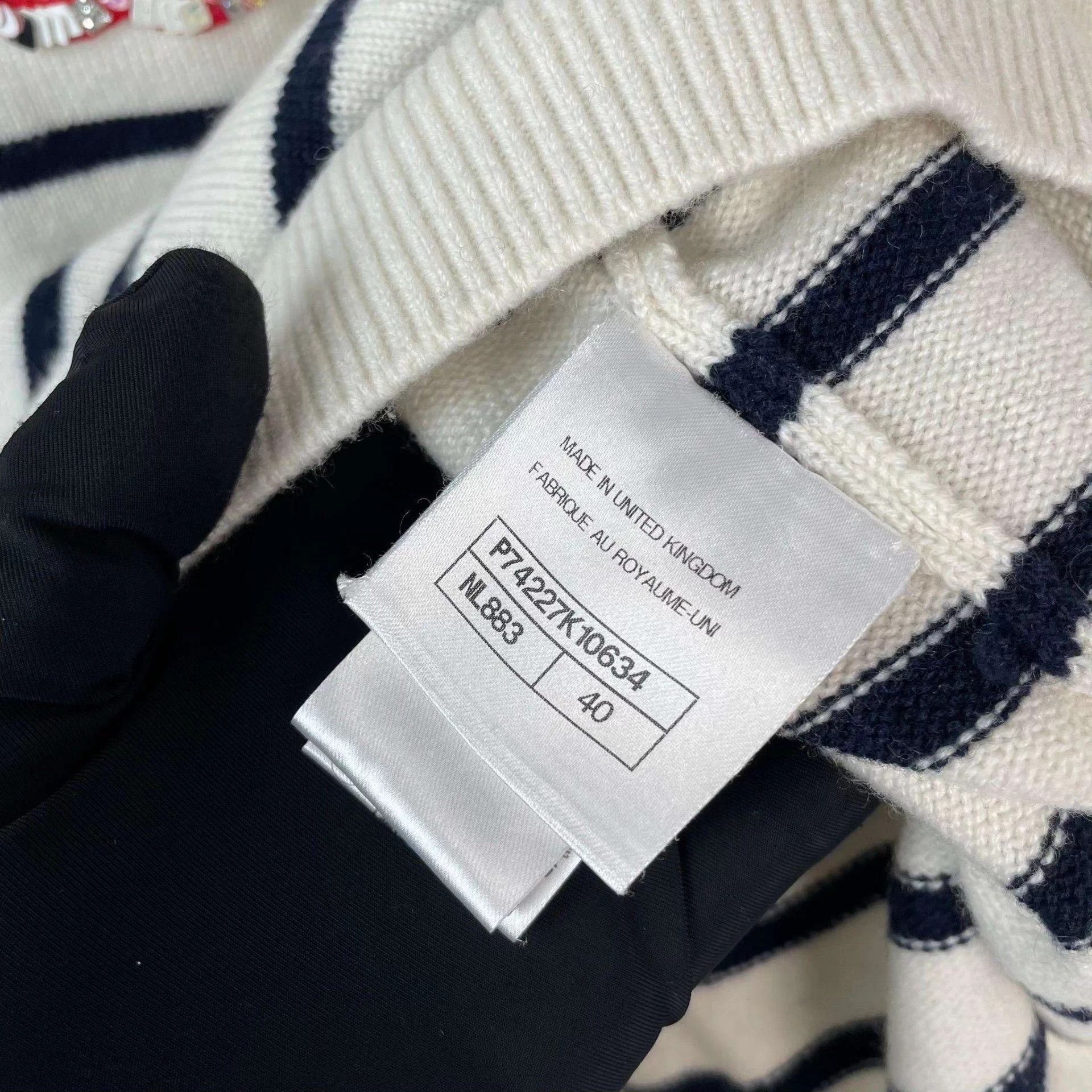 Chanel Chanel Lurex Double C Striped Trim Sweater 40 23C Size S / US 4 / IT 40 - 7 Thumbnail