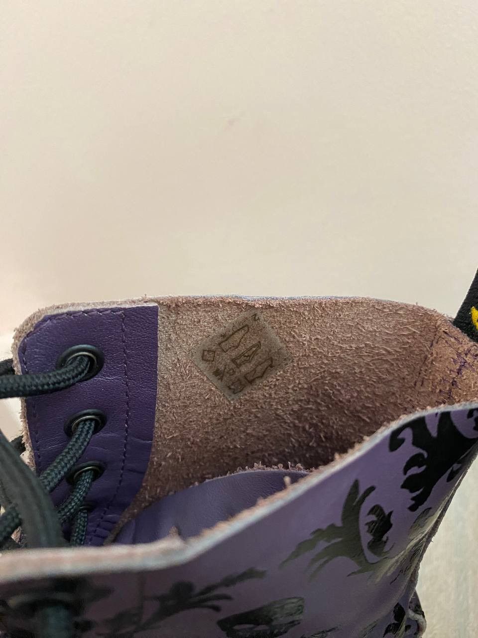 Dr. Martens 📌 Dr Martens 1460 Pascal Cassidy Soft Purple Leather Skulls Size US 8 / IT 38 - 6 Thumbnail
