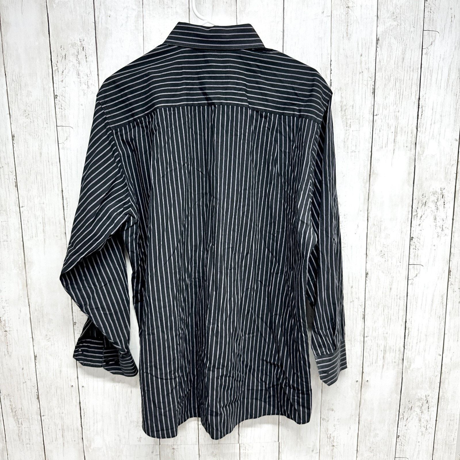 Geoffrey Beene Geoffrey Beene Shirt 16 1/2 32/33 Regular Fit Sleeve Button Size US M / EU 48-50 / 2 - 5 Thumbnail