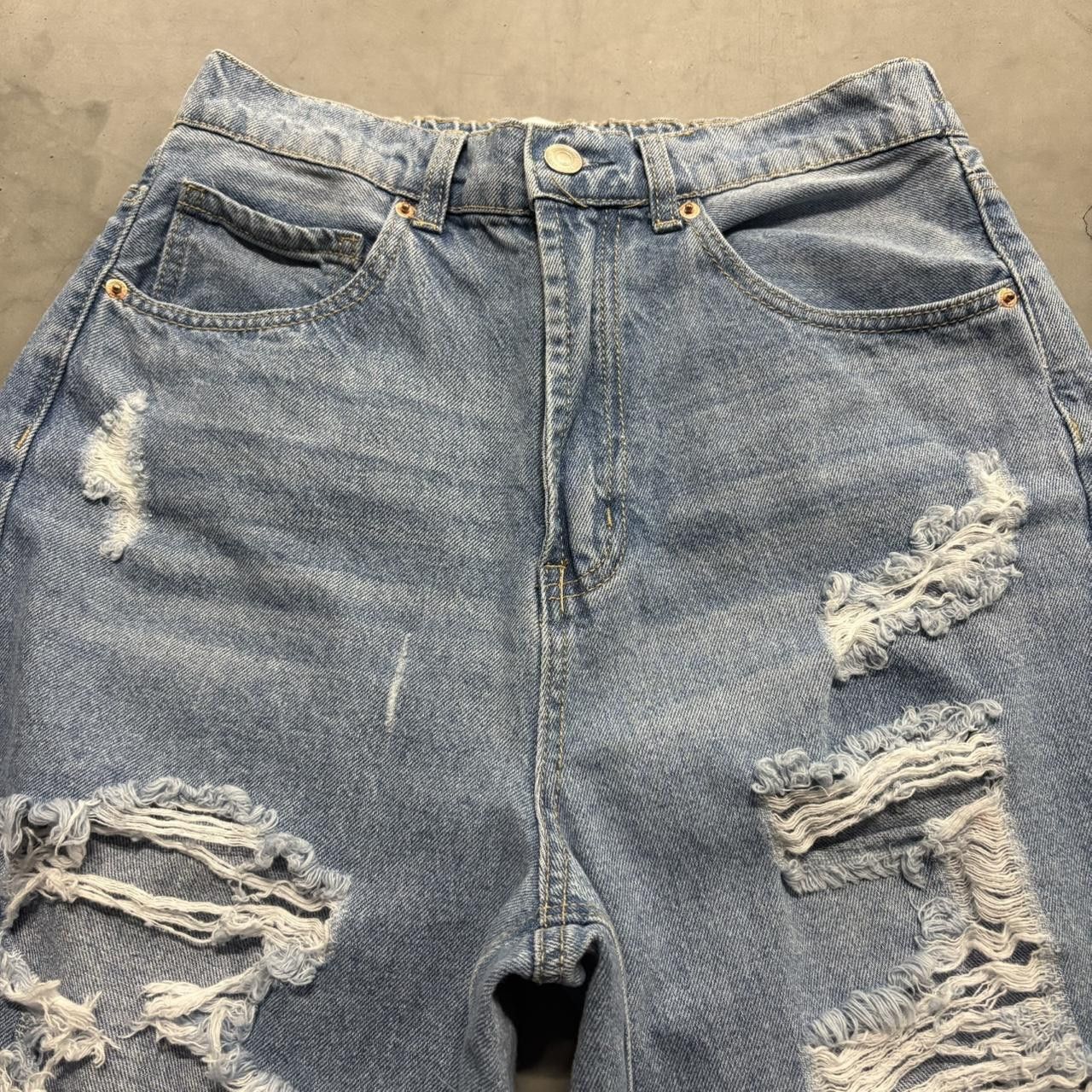 Vintage Crazy Vintage Y2K/2000s Baggy Wideleg Ripped Skater Grunge style Medium wash Denim Jeans with adjustable Waist! Size US 28 / EU 44 - 2 Thumbnail