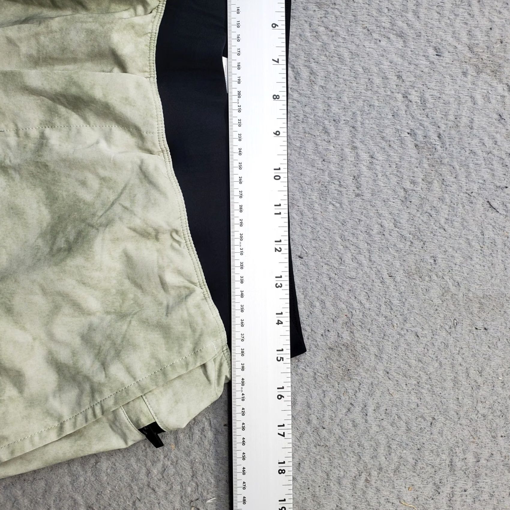 Fabletics Fabletics Shorts Mens L Multicolor Lined Side Slit Slash Pocket Elastic Waist Pull On Shirt? Size US 33 - 5 Thumbnail