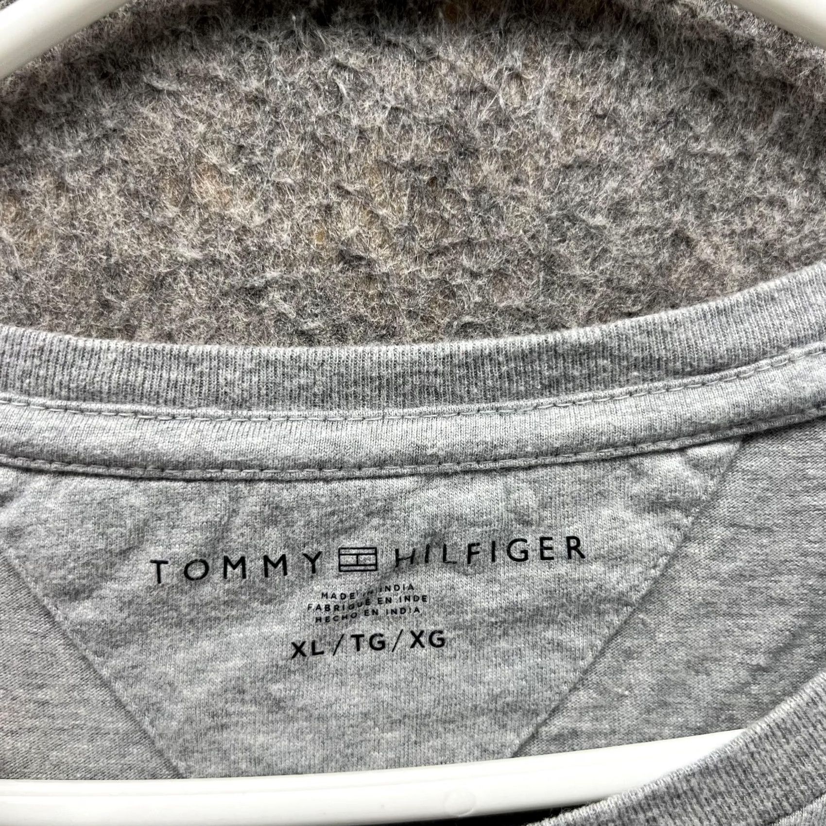 Tommy Hilfiger Tommy Hilfiger Shirt Men XL Adult Gray Red Casual Crewneck Tee Short Sleeve Logo Size US XL / EU 56 / 4 - 5 Thumbnail