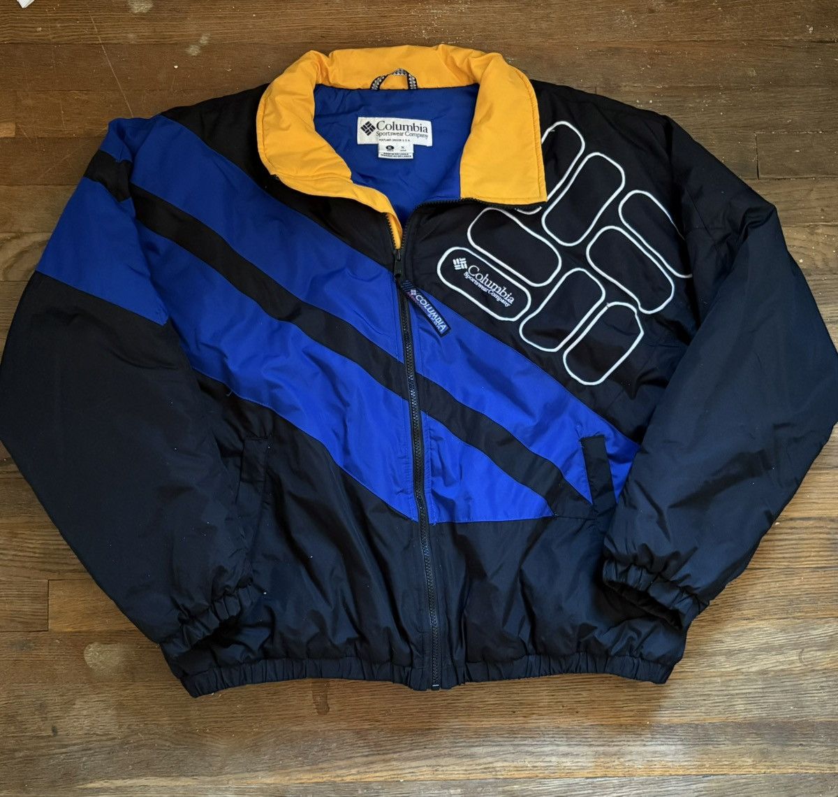 Columbia × Vintage COLUMBIA “Big Logo Puffer” Jacket Size US XL / EU 56 / 4 - 1 Thumbnail