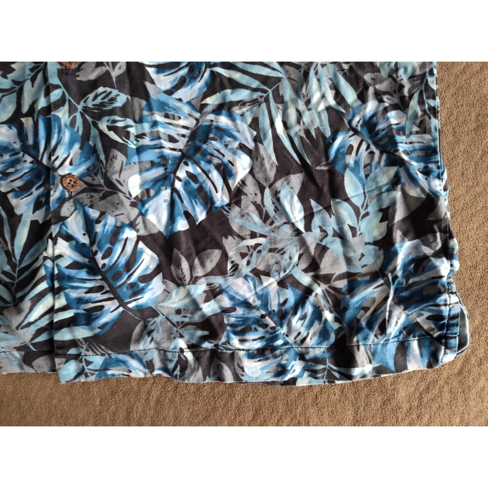 Tommy Bahama Tommy Bahama Hawaiian Camp Shirt, Black Blue Floral, Adult Large, Silk, Short Sleeve, Mens Size US L / EU 52-54 / 3 - 2 Thumbnail