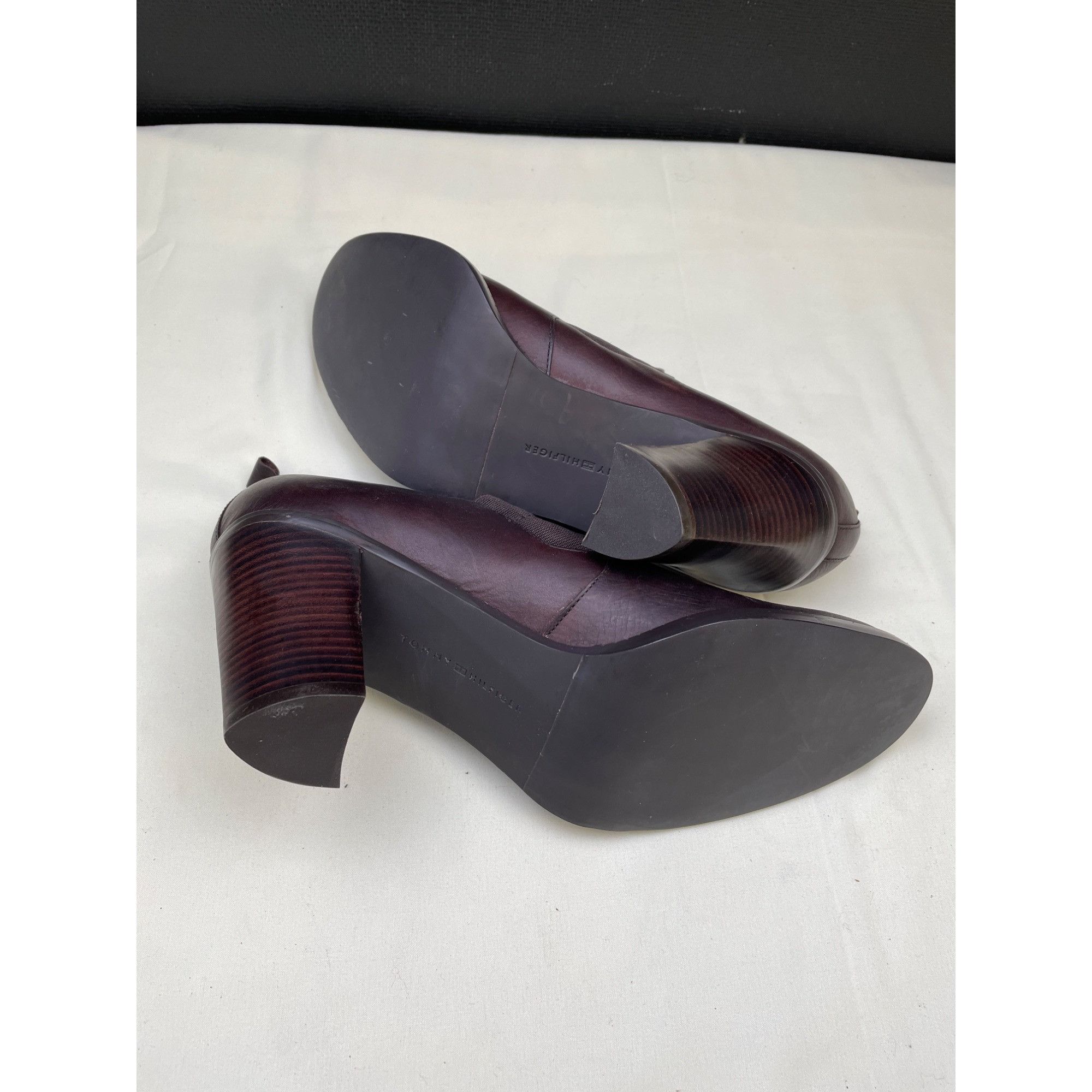 Tommy Hilfiger Tommy Hilfiger Women's Brown Leather Slip on Shoes/Heels 3.5 Size US 9.5 / IT 39.5 - 6 Thumbnail