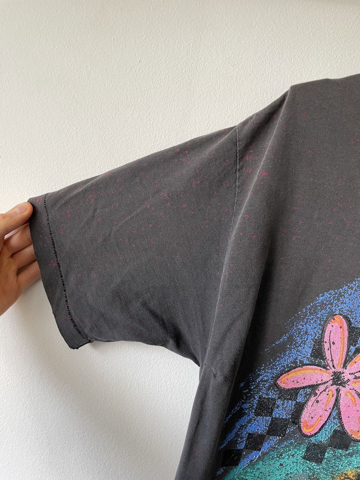 Vintage Vintage Faded 90s Pixel Flower Splattered tee Size US XL / EU 56 / 4 - 9 Thumbnail