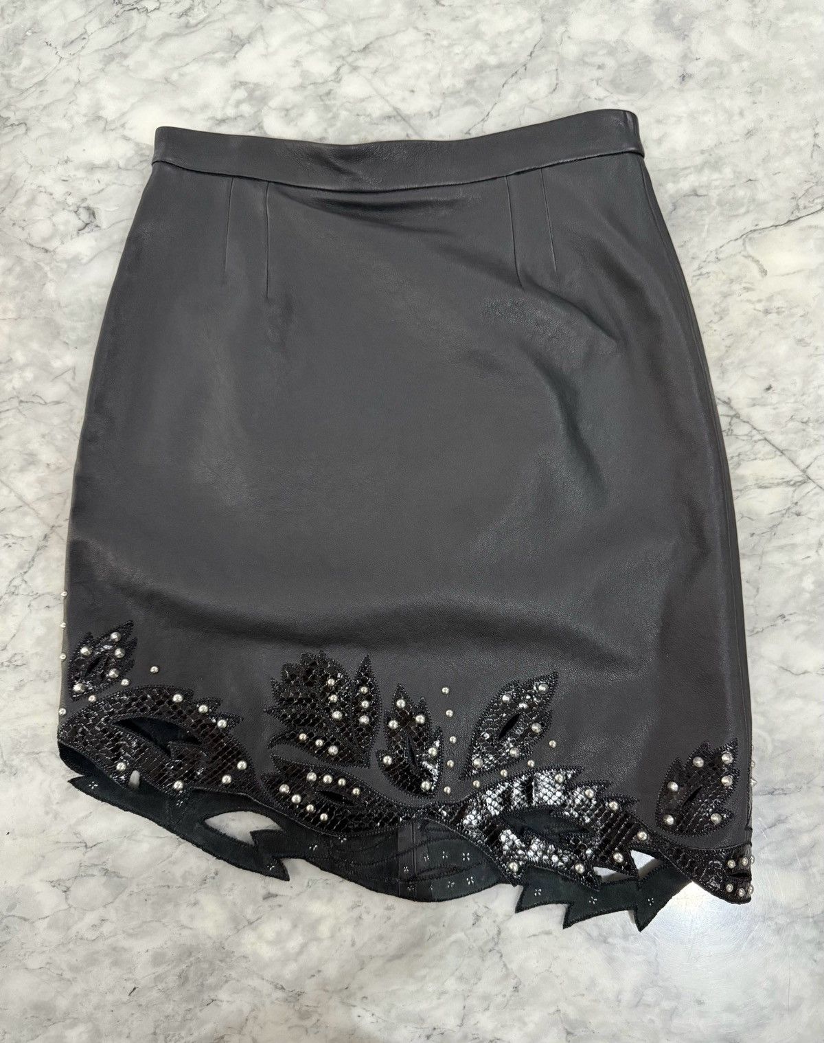 Gucci Gucci Runway Python snake detail leather mini skirt Size 26" / US 2 / IT 38 - 4 Thumbnail