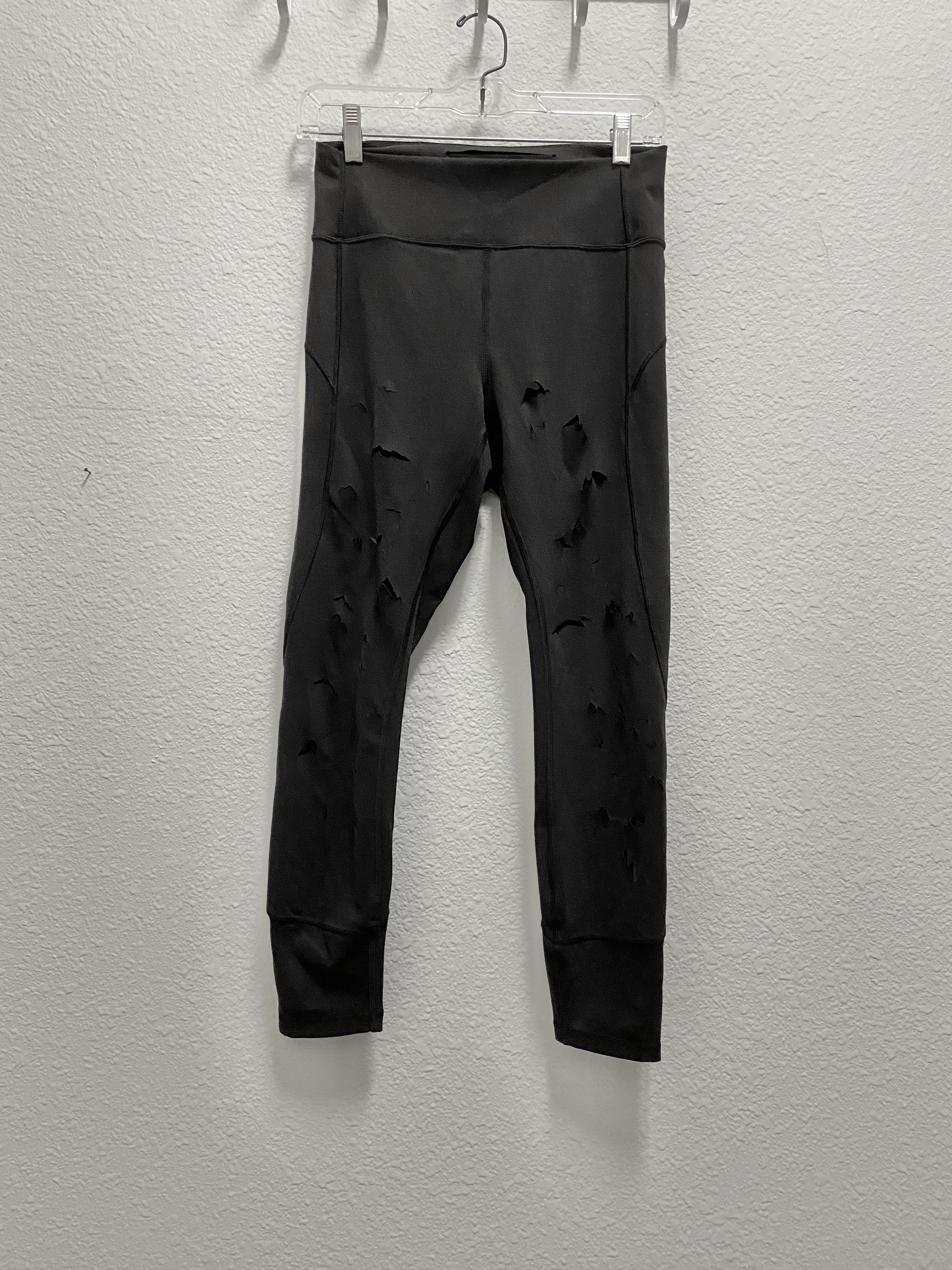 Lululemon Lululemon Black In Movements w/ Cut Outs On Front Size 30" / US 8 / IT 44 - 1 Thumbnail