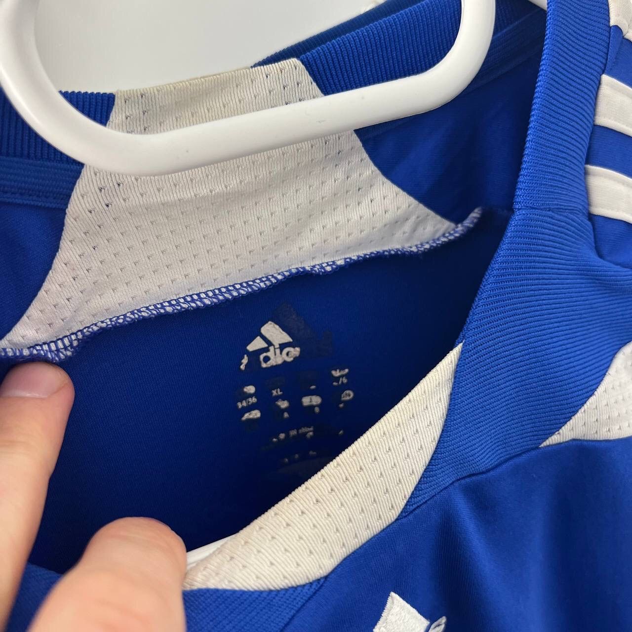 Adidas Vintage T-shirt Jersey Gelaxy Soccer Club Adidas Centre Logo Size US S / EU 44-46 / 1 - 5 Thumbnail
