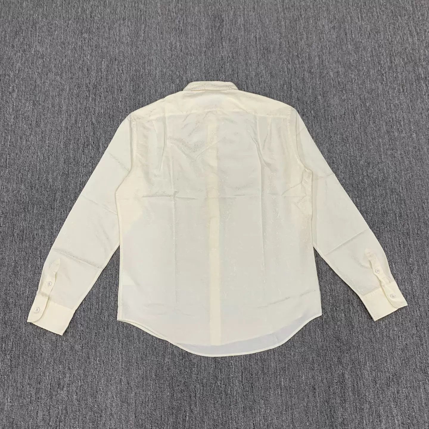 Louis Vuitton LV Ivory Silk Twisted Monogram Shirt 39 95 New Size US M / EU 48-50 / 2 - 2 Thumbnail