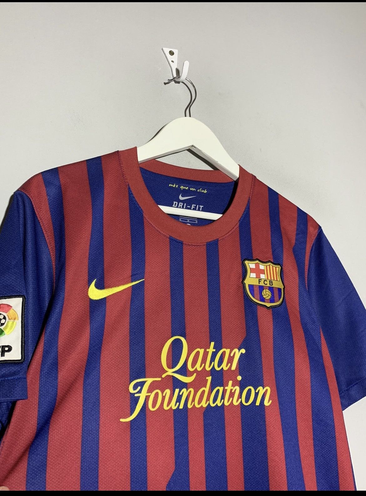 Other F.C Barcelona Nike 2011/12 y2k hype soccer jersey Size US M / EU 48-50 / 2 - 3 Thumbnail