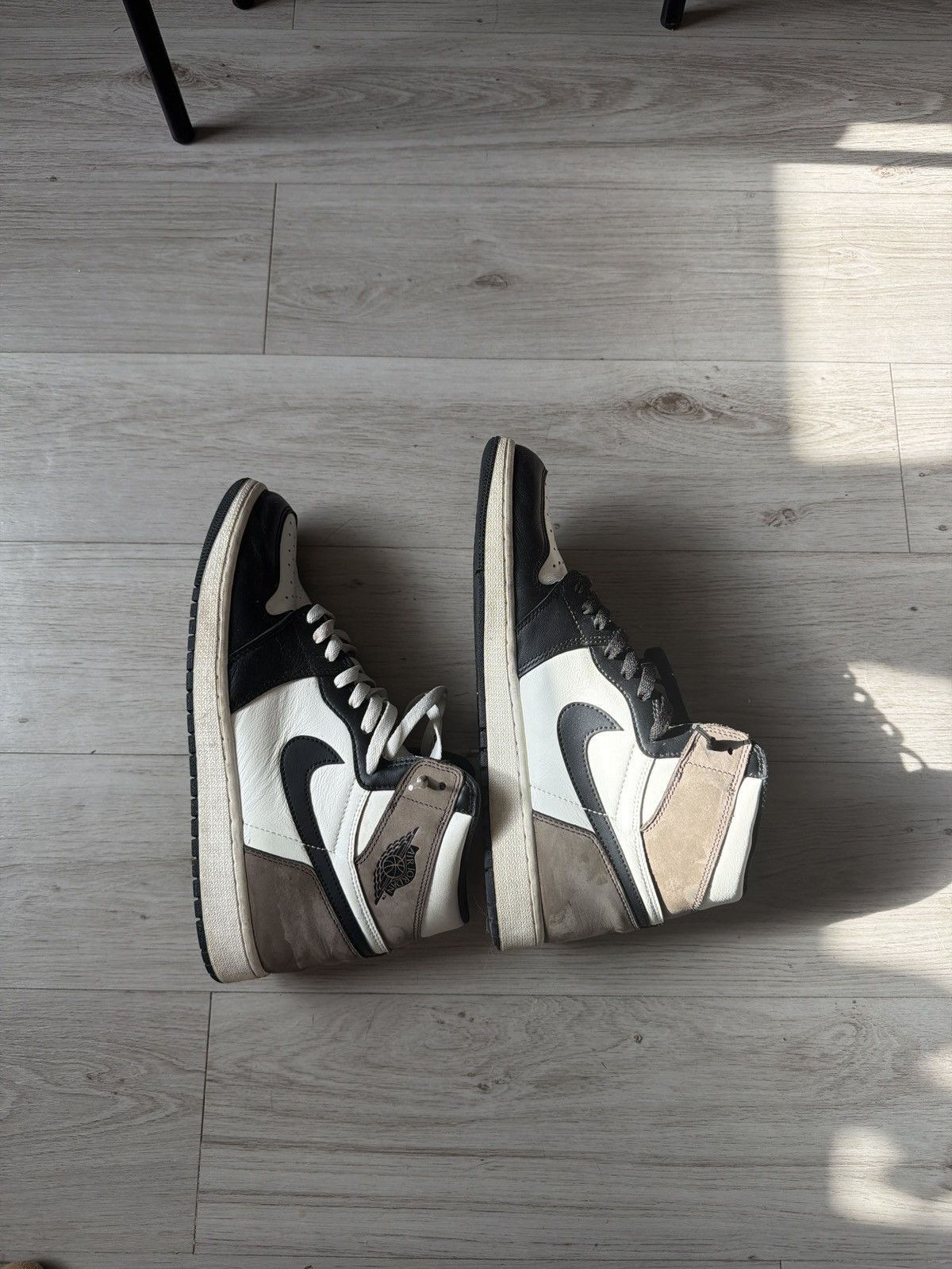 Jordan Brand Jordan 1 High Dark Mocha Size US 12.5 / EU 45-46 - 1 Thumbnail