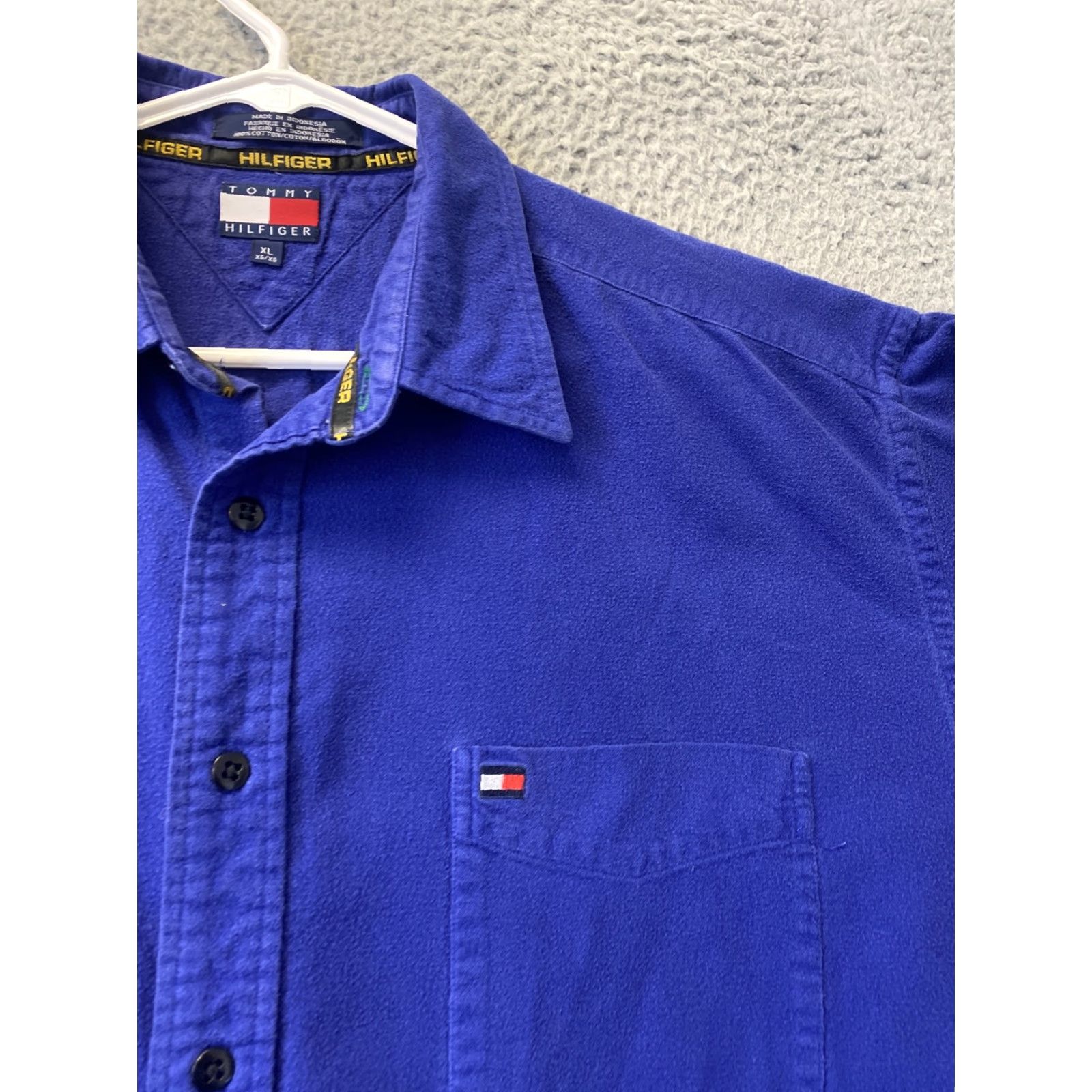 Tommy Hilfiger VINTAGE Tommy Hilfiger Men’s Shirt XL Casual Long Sleeve Cotton Royal Blue 90s Pockets Size US XL / EU 56 / 4 - 3 Thumbnail