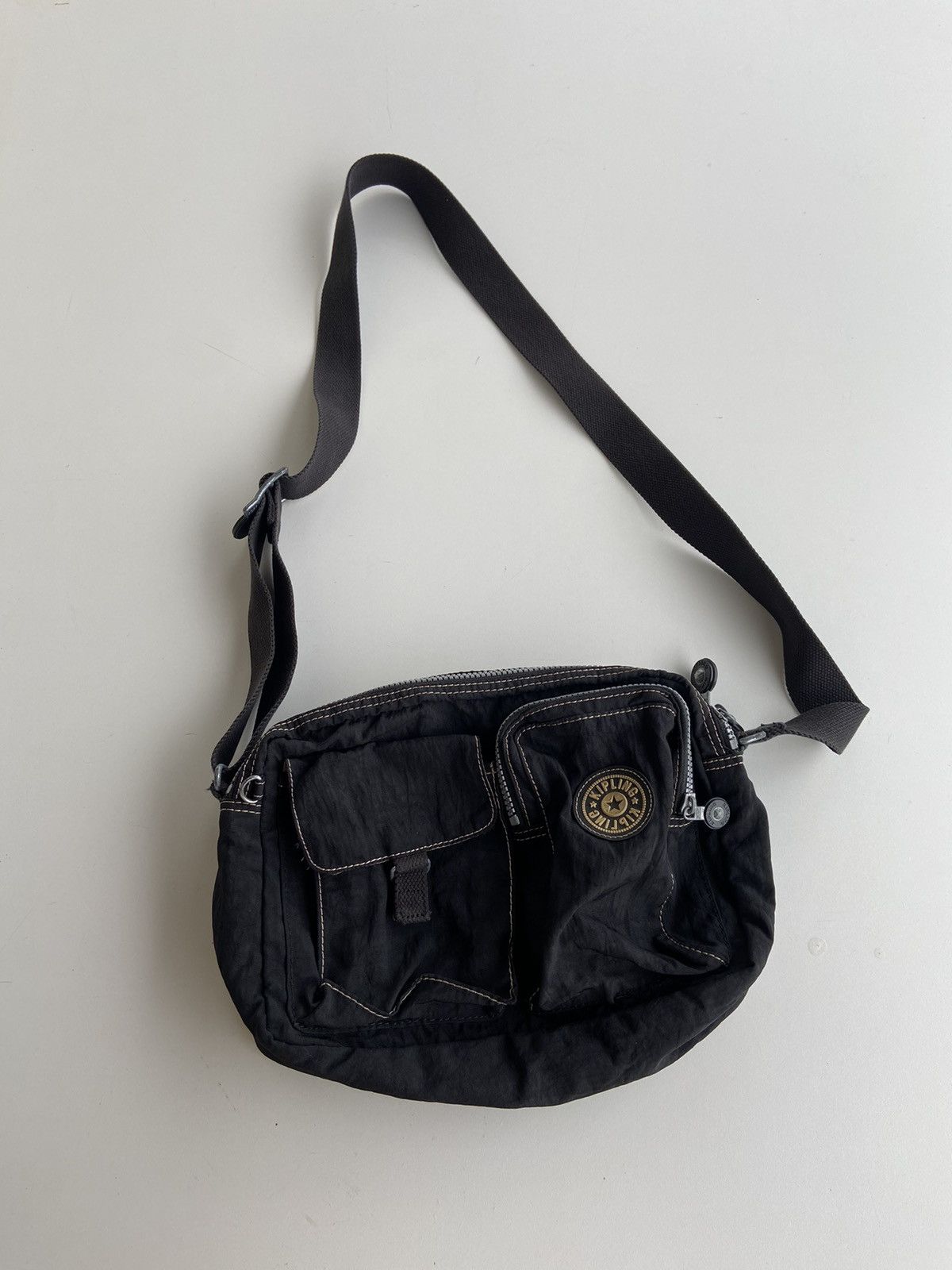 Japanese Brand × Vintage Kipling Vintage Messenger Y2K black Size ONE SIZE - 1 Thumbnail