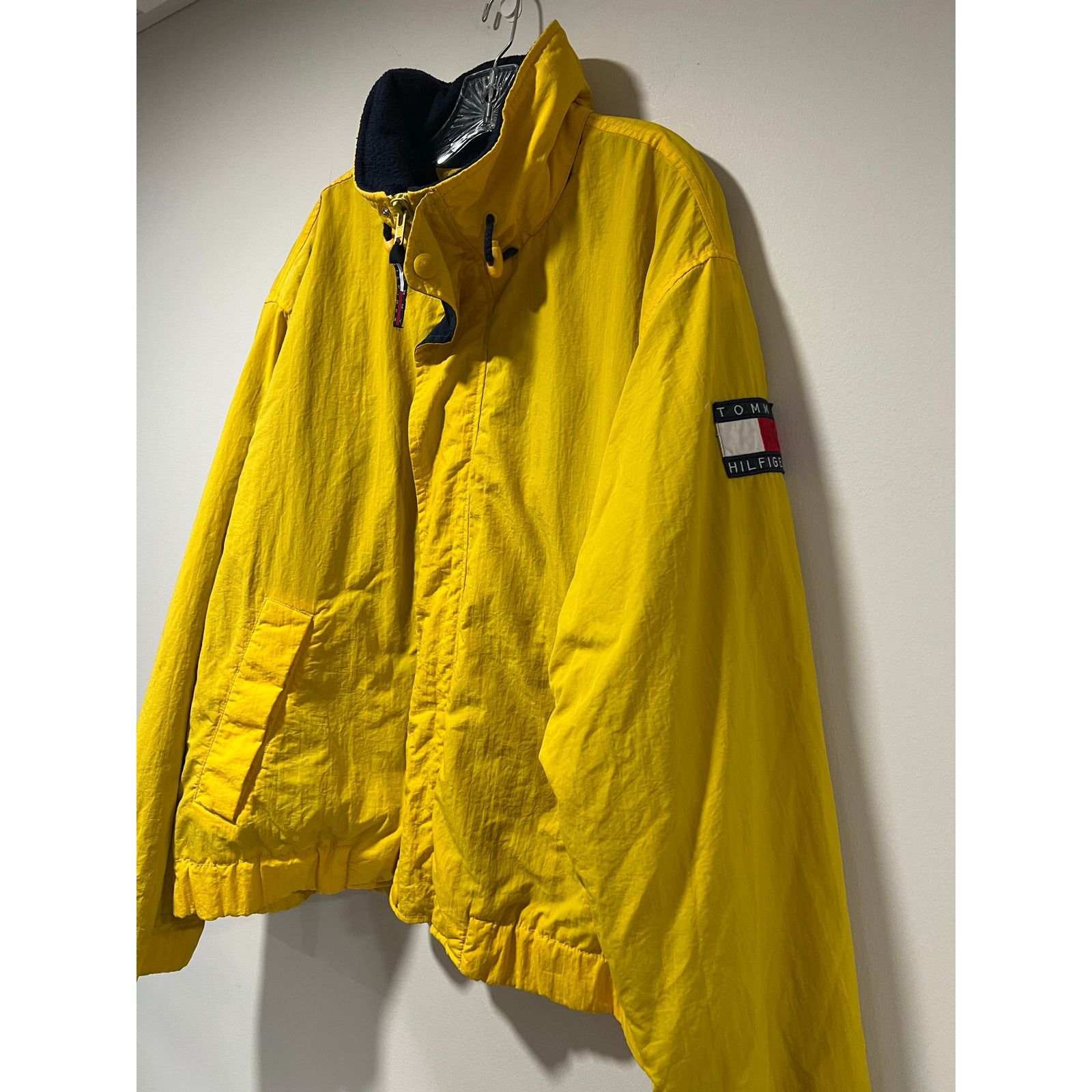 Tommy Hilfiger Vintage Tommy Hilfiger Fleece Lined Winter Coat Yellow Hood Size US L / EU 52-54 / 3 - 2 Thumbnail